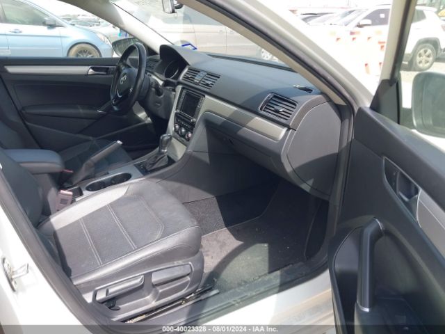 Photo 4 VIN: 1VWLA7A38KC014335 - VOLKSWAGEN PASSAT 