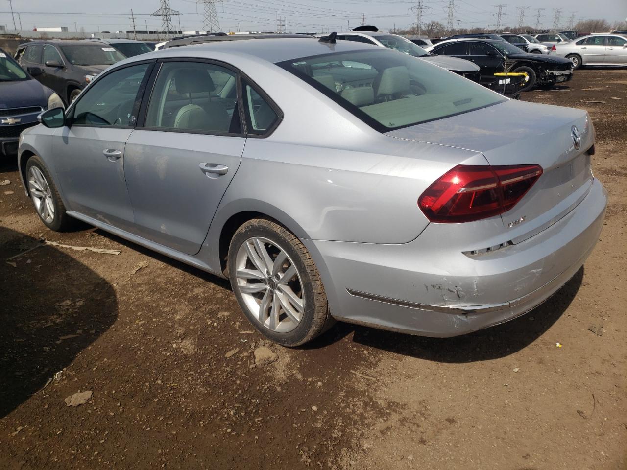 Photo 1 VIN: 1VWLA7A3XKC000842 - VOLKSWAGEN PASSAT 