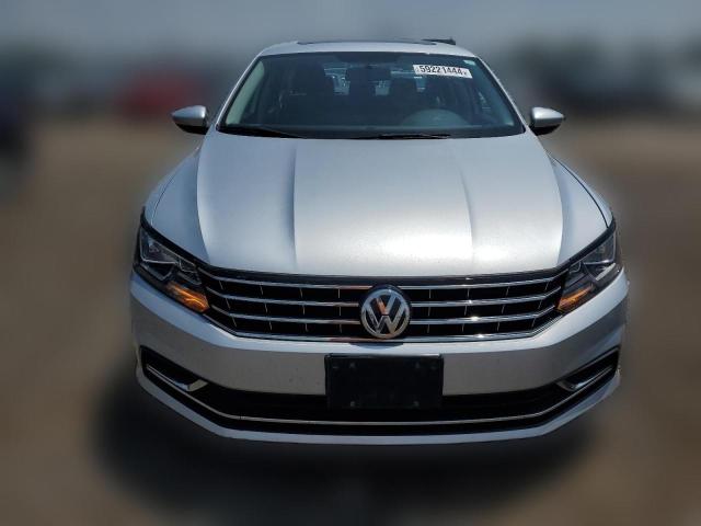 Photo 4 VIN: 1VWLA7A3XKC006205 - VOLKSWAGEN PASSAT 