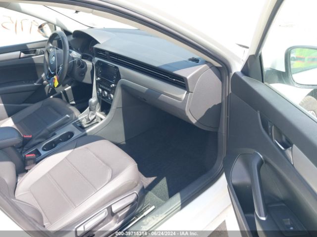 Photo 4 VIN: 1VWSA7A30MC016837 - VOLKSWAGEN PASSAT 