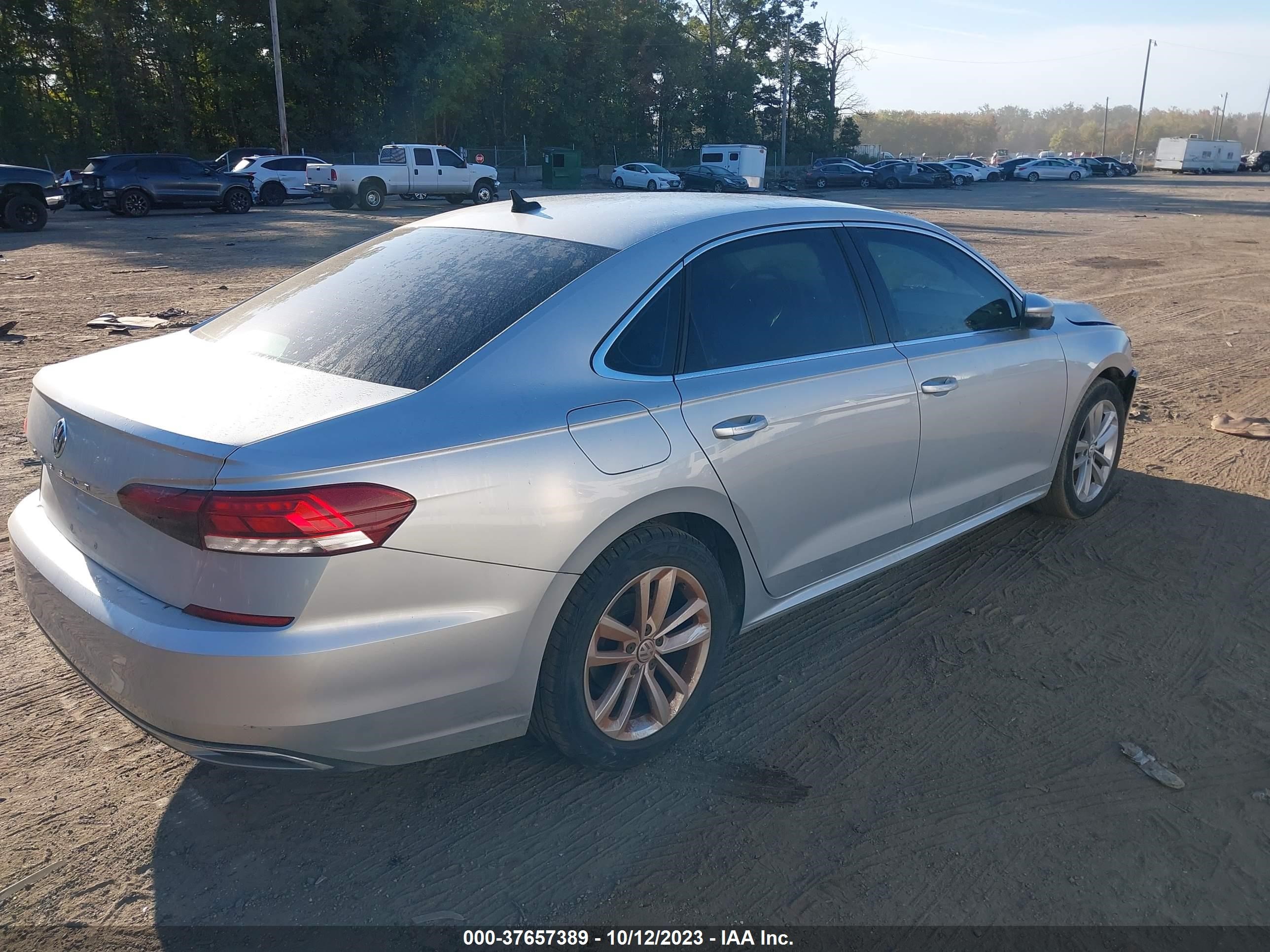 Photo 3 VIN: 1VWSA7A31LC008552 - VOLKSWAGEN PASSAT 