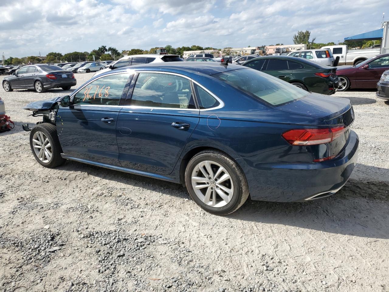 Photo 1 VIN: 1VWSA7A33LC024140 - VOLKSWAGEN PASSAT 