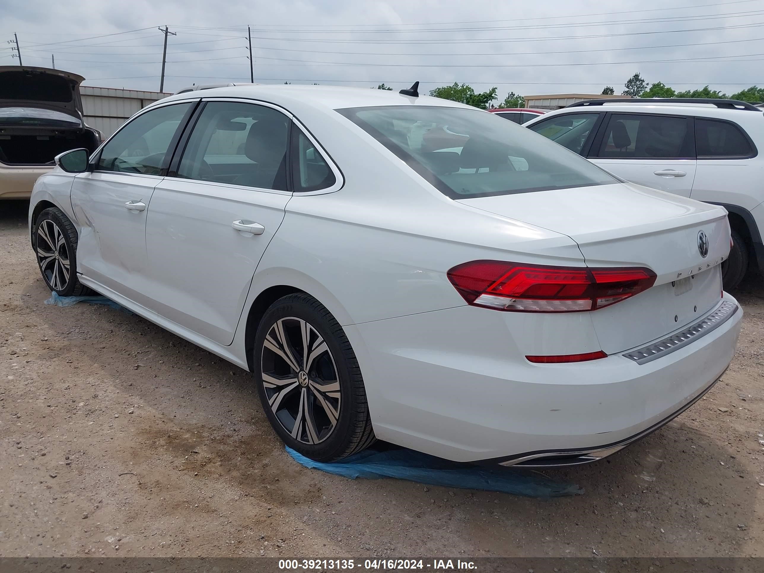 Photo 2 VIN: 1VWSA7A33MC010420 - VOLKSWAGEN PASSAT 