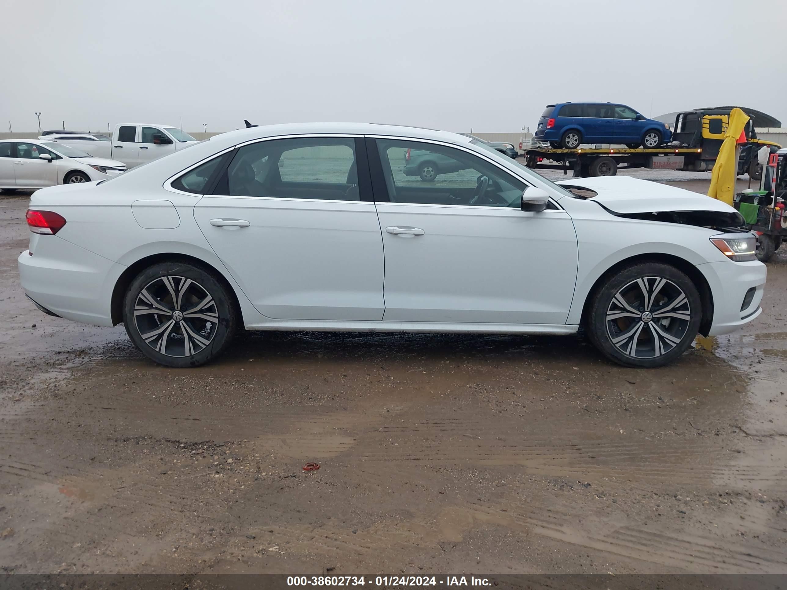 Photo 12 VIN: 1VWSA7A35MC002383 - VOLKSWAGEN PASSAT 