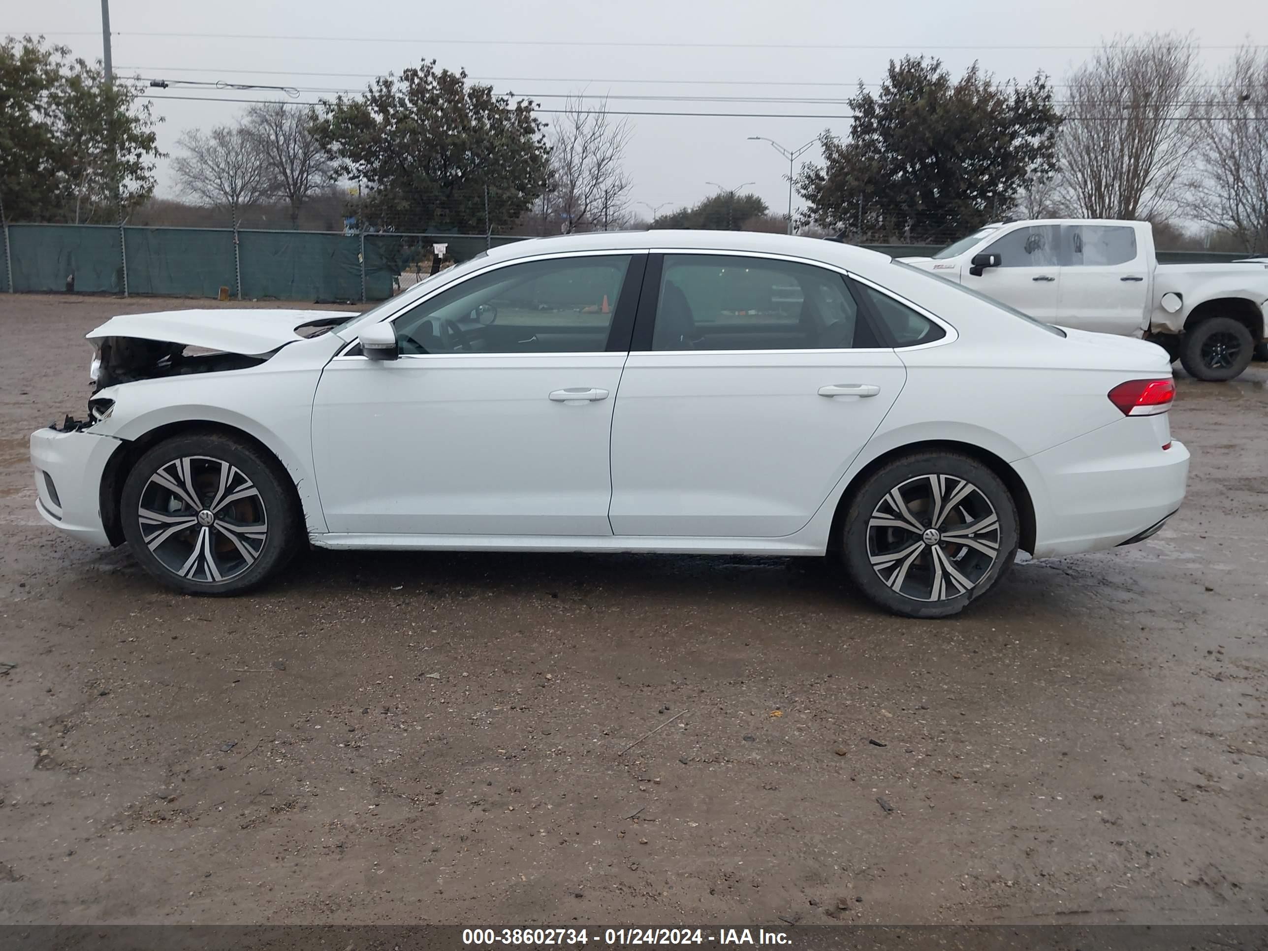 Photo 13 VIN: 1VWSA7A35MC002383 - VOLKSWAGEN PASSAT 