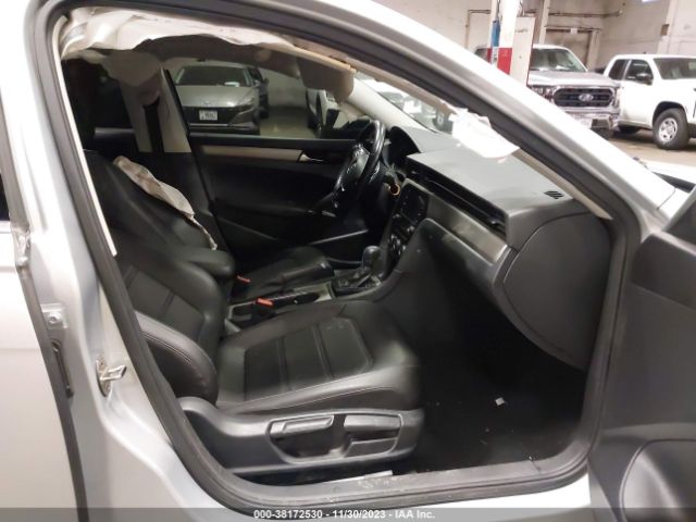 Photo 4 VIN: 1VWSA7A37LC011018 - VOLKSWAGEN PASSAT 