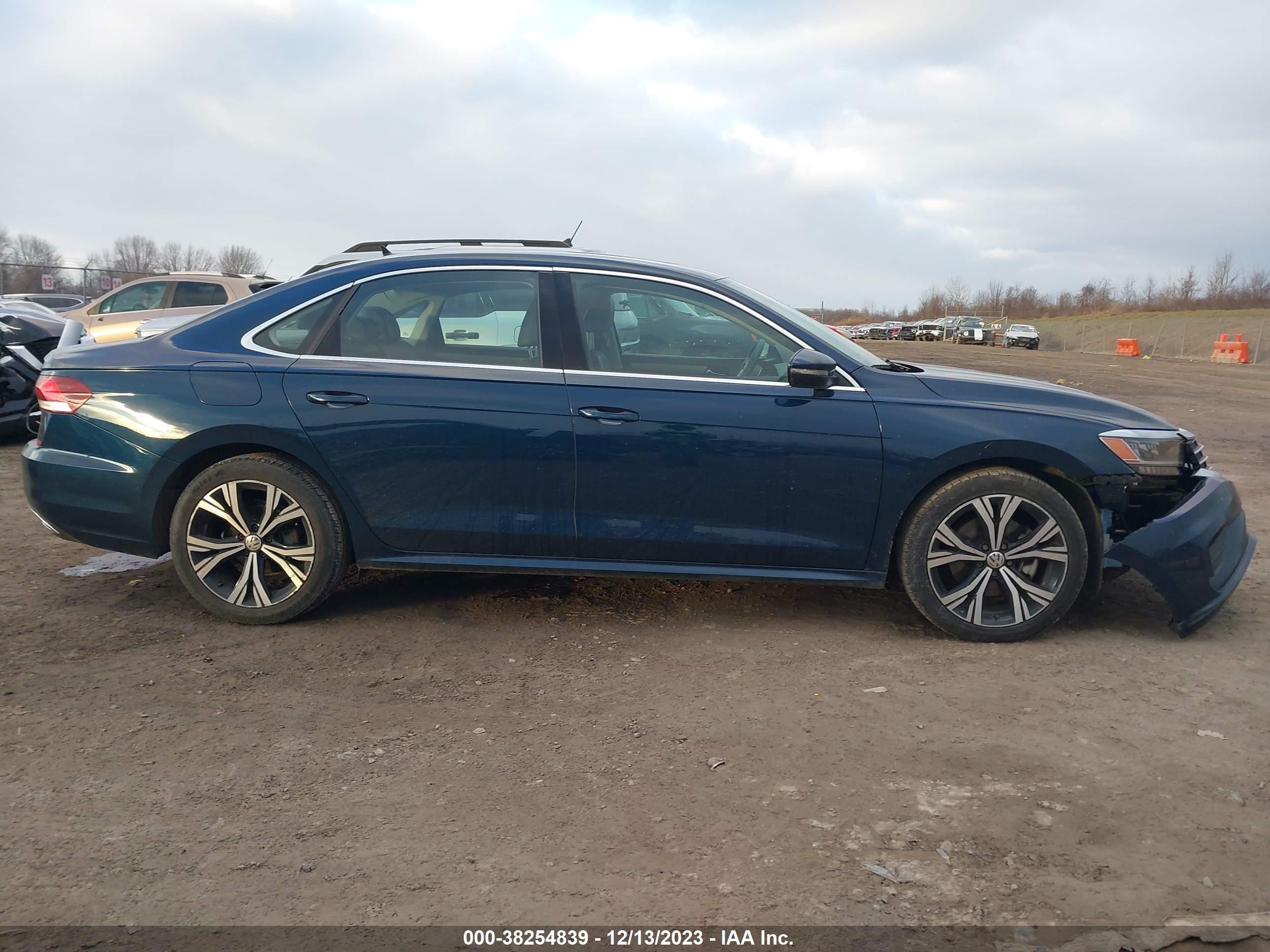 Photo 13 VIN: 1VWSA7A37MC003048 - VOLKSWAGEN PASSAT 