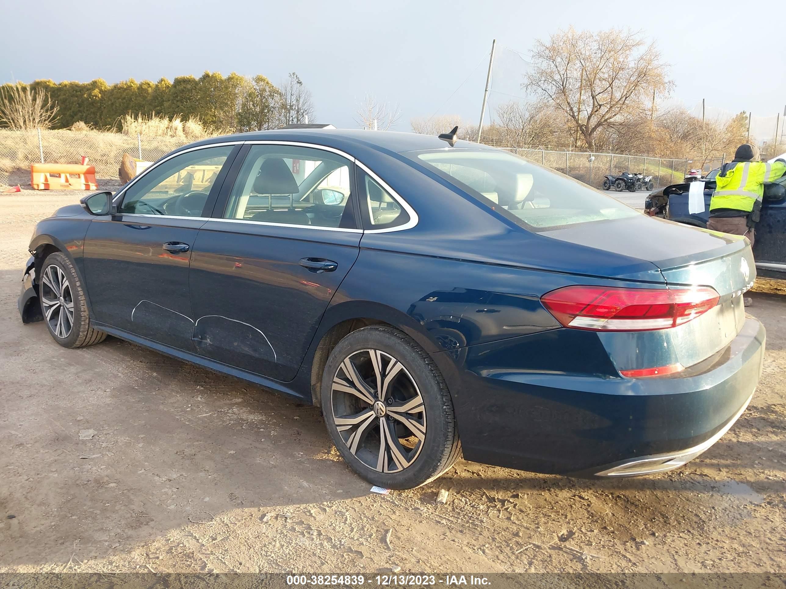 Photo 2 VIN: 1VWSA7A37MC003048 - VOLKSWAGEN PASSAT 