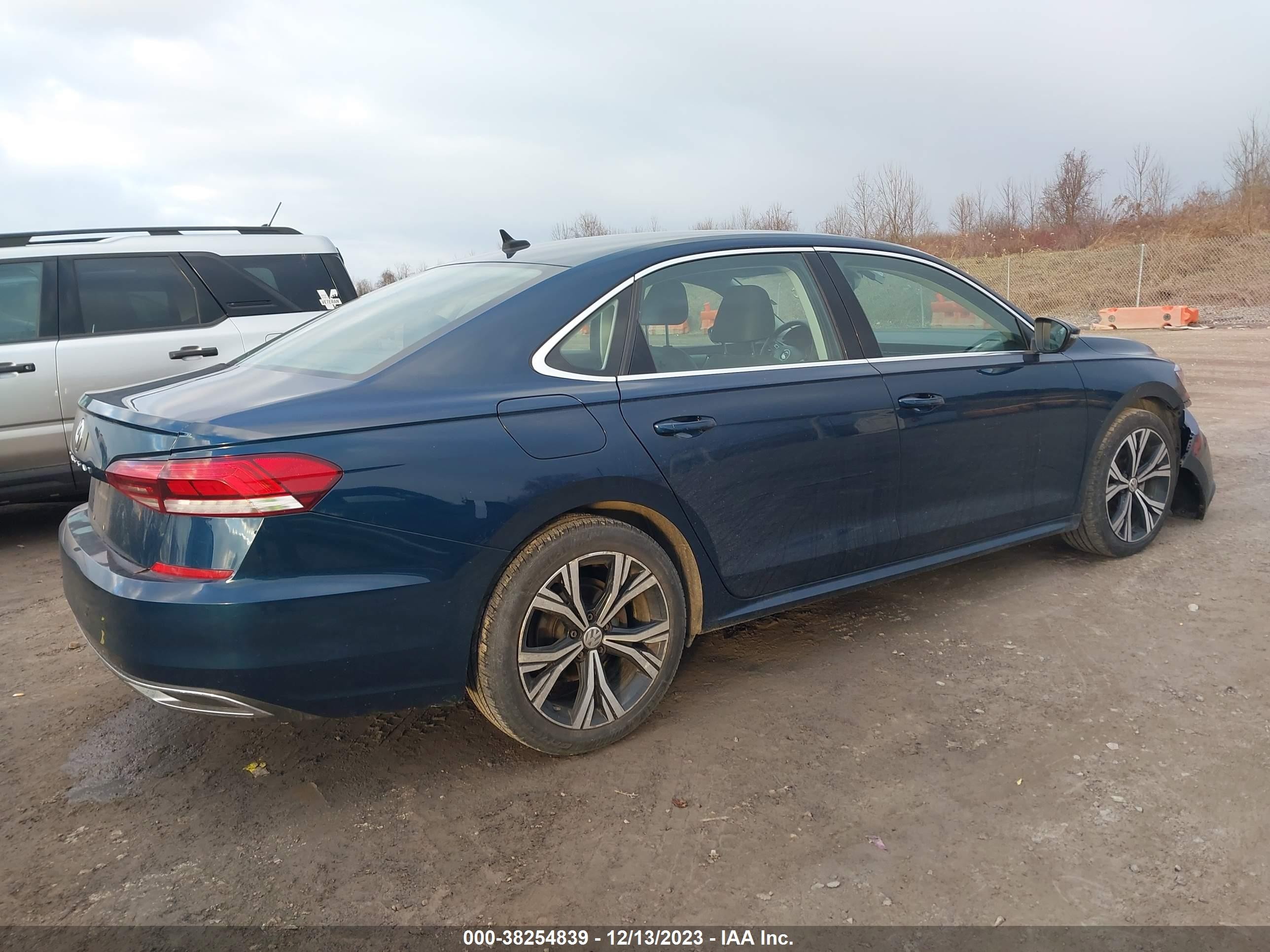 Photo 3 VIN: 1VWSA7A37MC003048 - VOLKSWAGEN PASSAT 