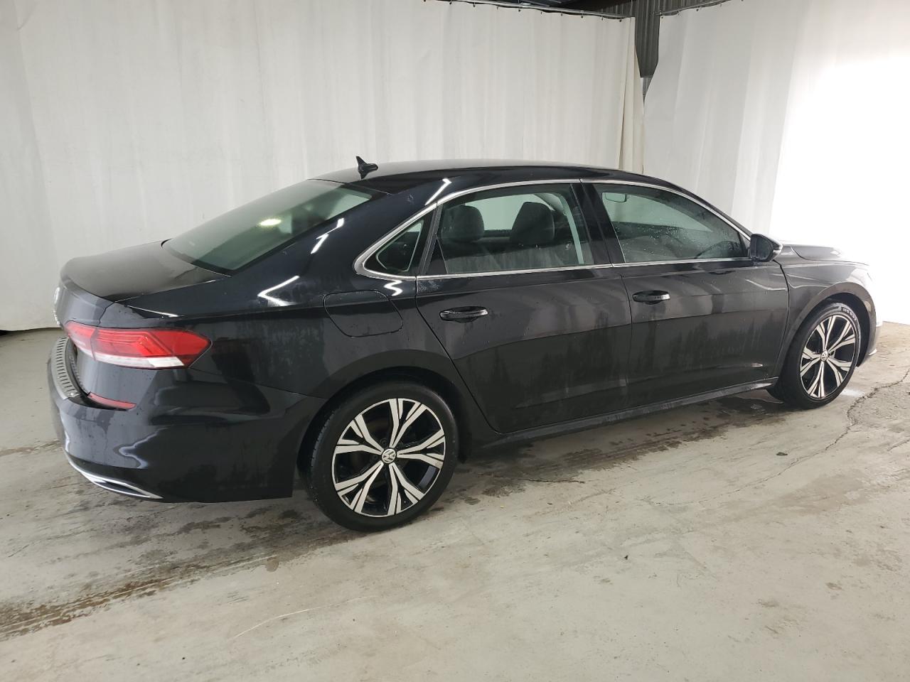 Photo 2 VIN: 1VWSA7A38MC015712 - VOLKSWAGEN PASSAT 