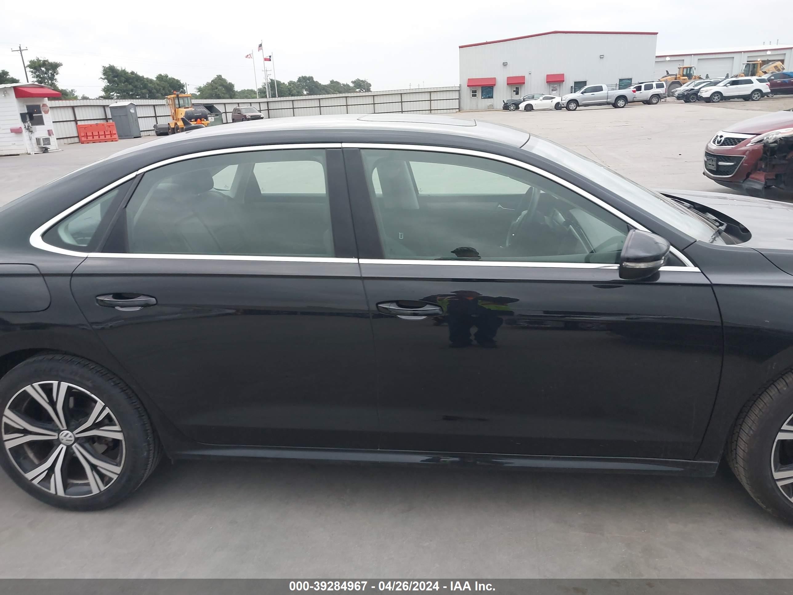 Photo 12 VIN: 1VWSA7A3XMC010852 - VOLKSWAGEN PASSAT 