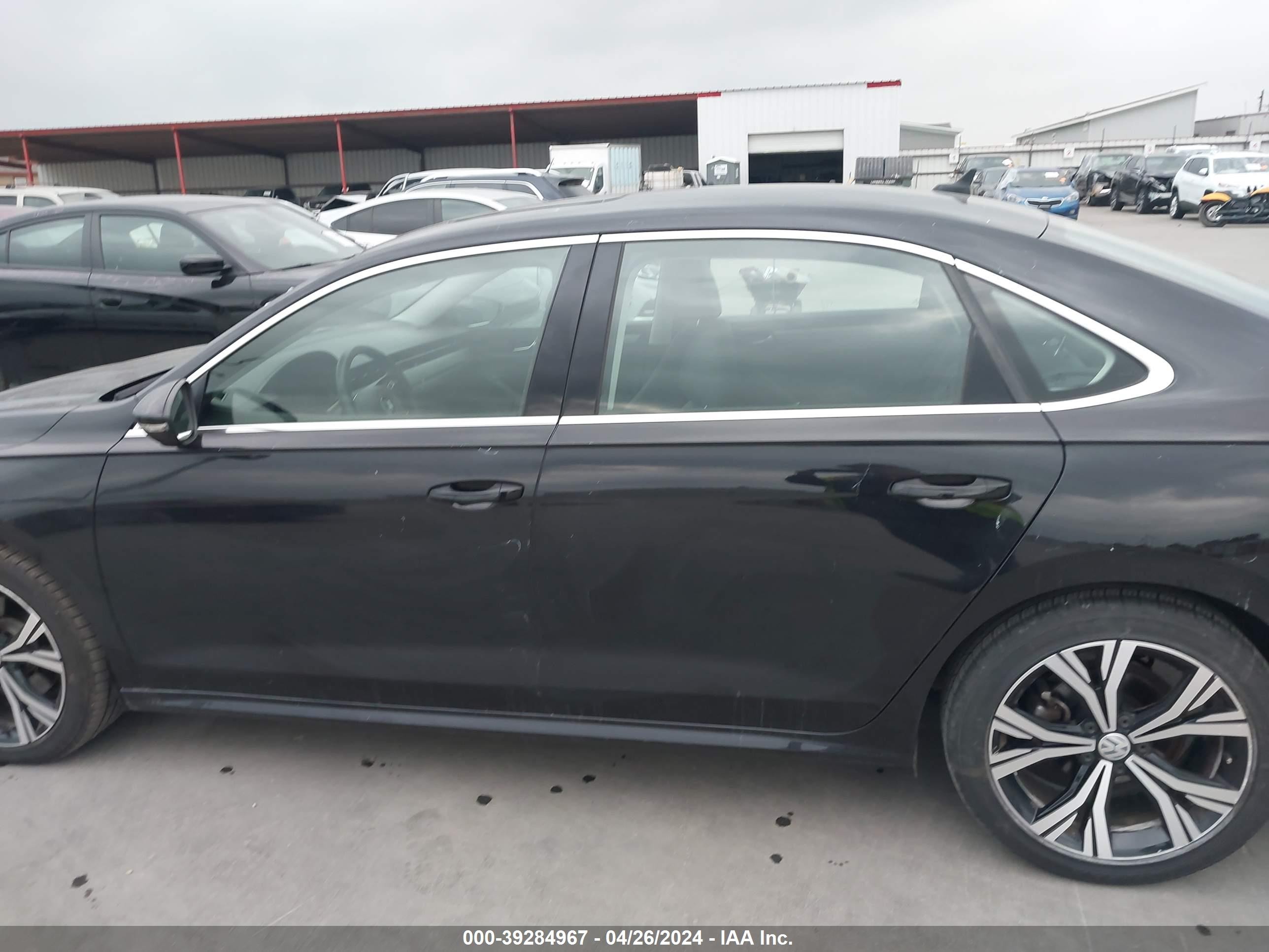 Photo 13 VIN: 1VWSA7A3XMC010852 - VOLKSWAGEN PASSAT 