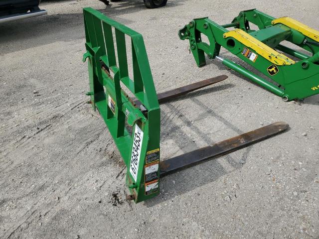 Photo 2 VIN: 1XFAP12FKK0052030 - JOHN DEERE 520M 