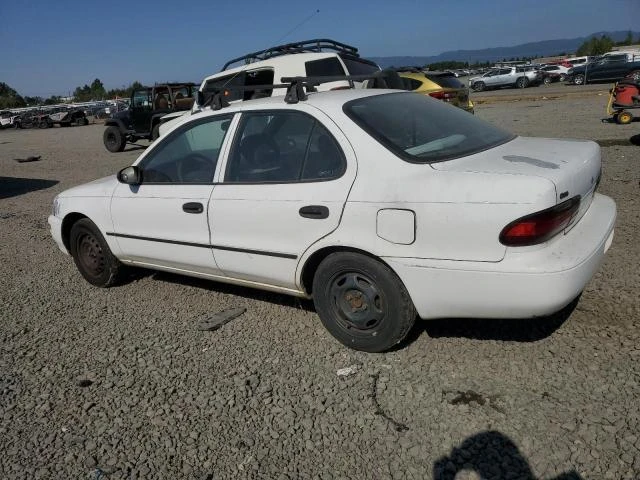 Photo 1 VIN: 1Y1SK5268VZ411114 - GEO PRIZM BASE 