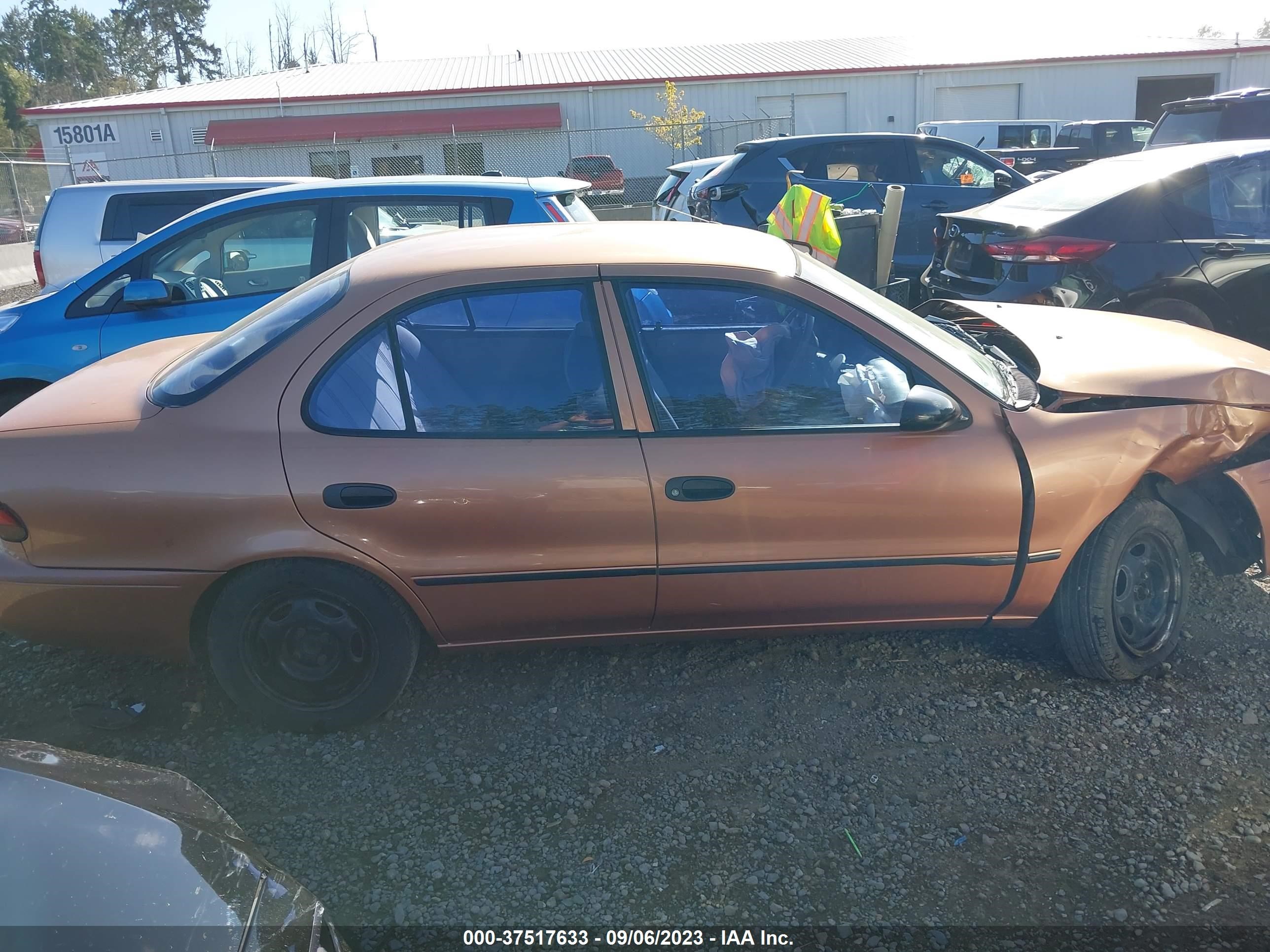 Photo 11 VIN: 1Y1SK5268VZ418984 - GEO PRIZM 