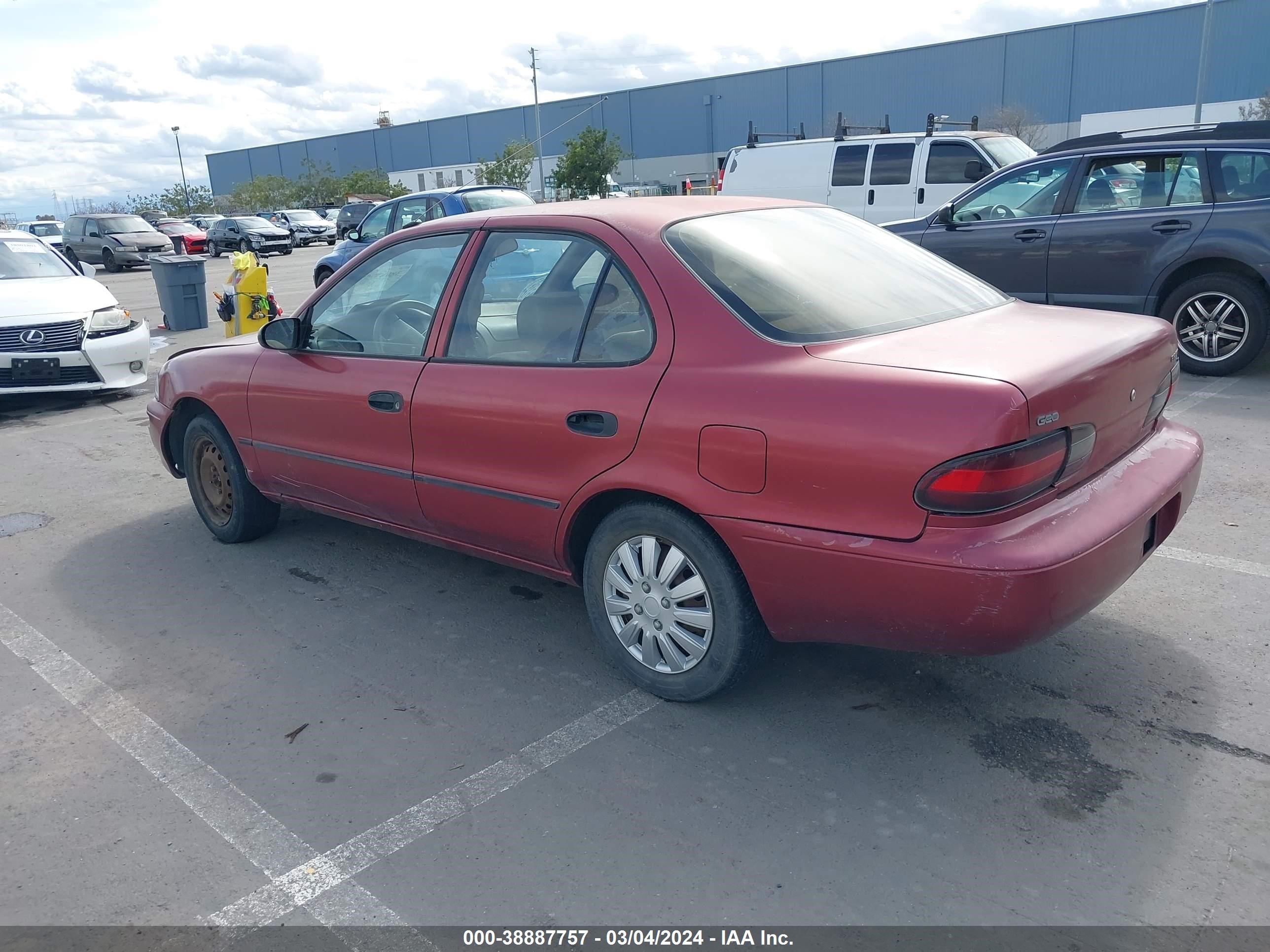 Photo 2 VIN: 1Y1SK5269VZ416998 - GEO PRIZM 