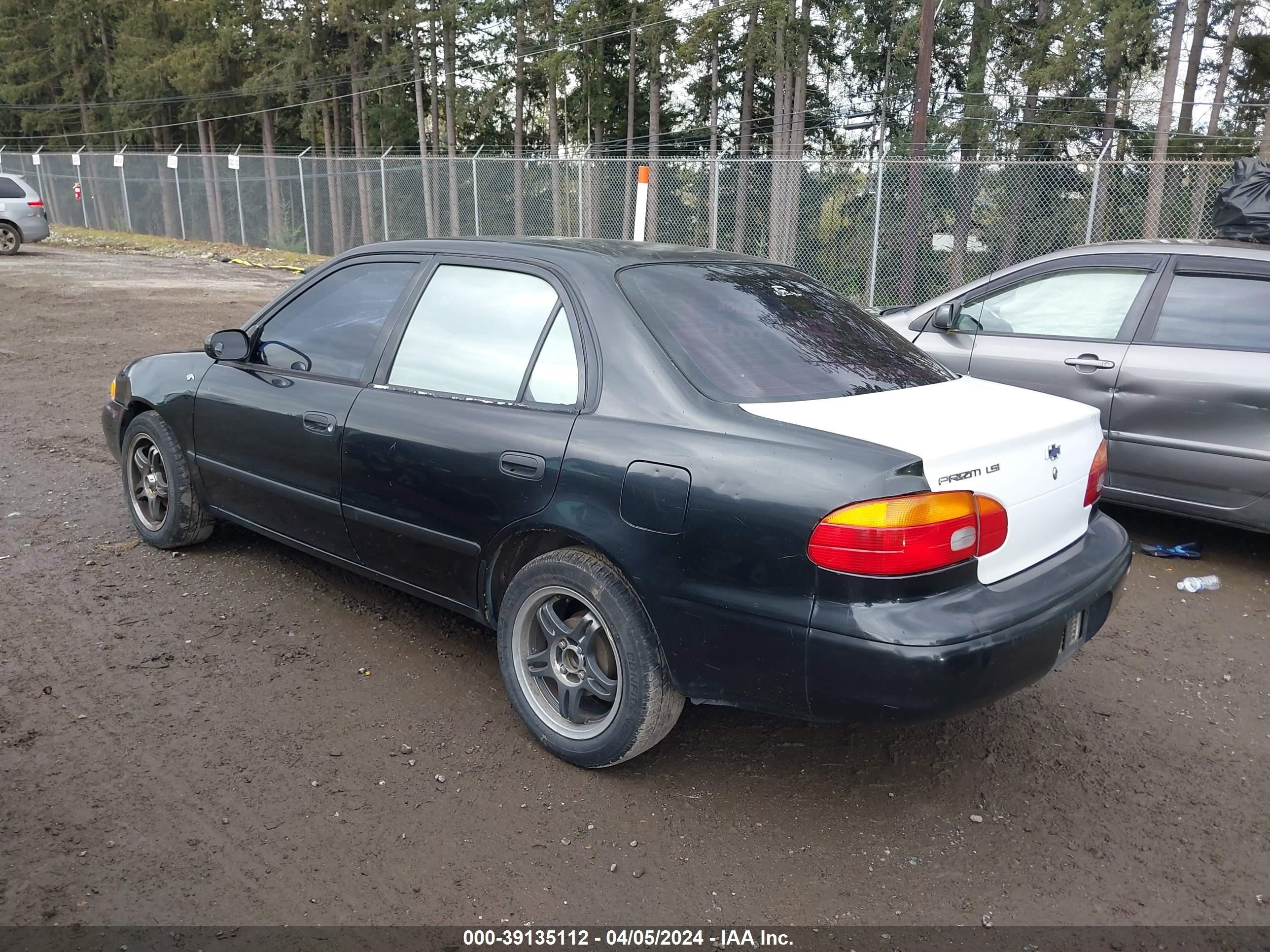 Photo 2 VIN: 1Y1SK52801Z404461 - CHEVROLET PRIZM 