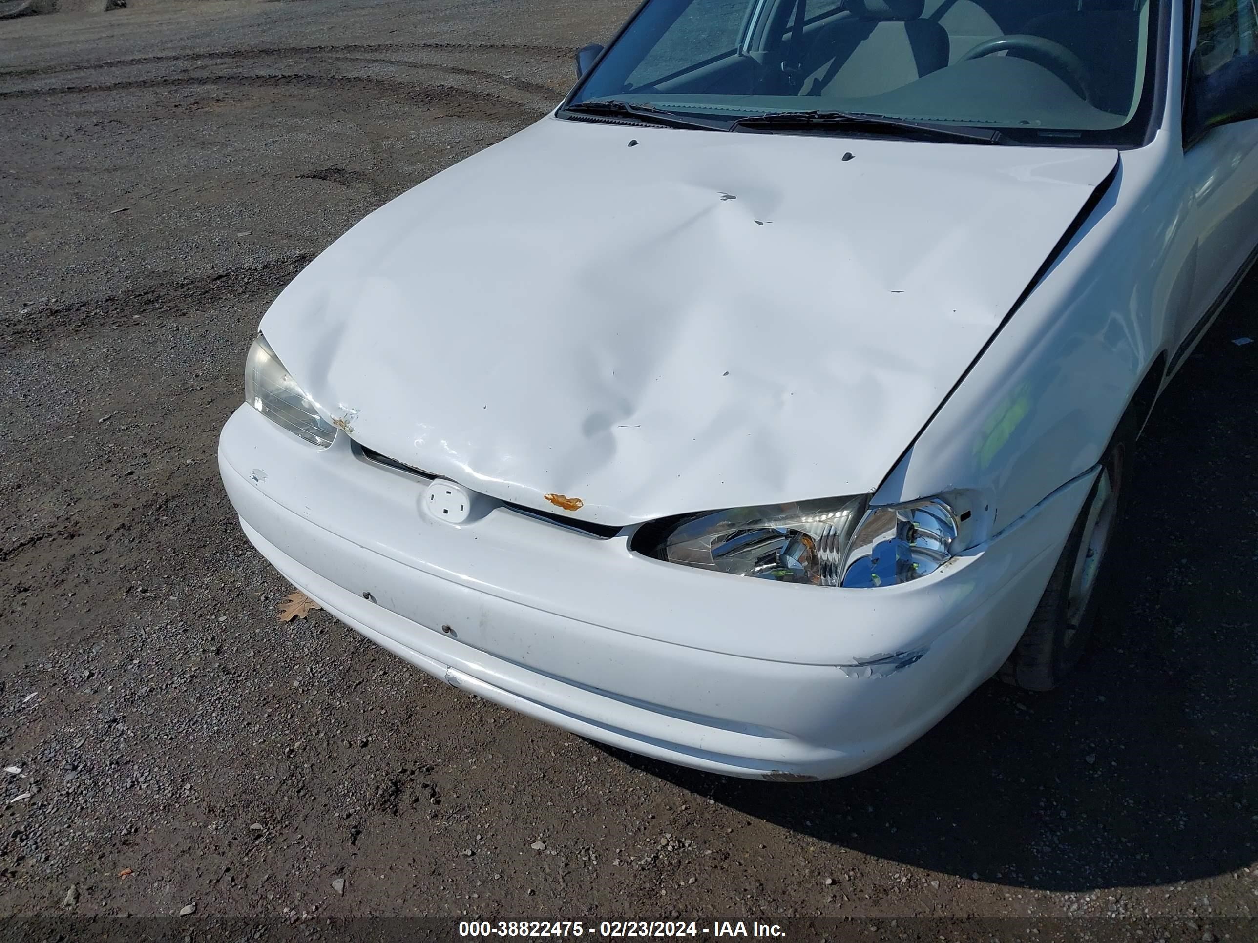 Photo 5 VIN: 1Y1SK5282YZ425001 - CHEVROLET PRIZM 