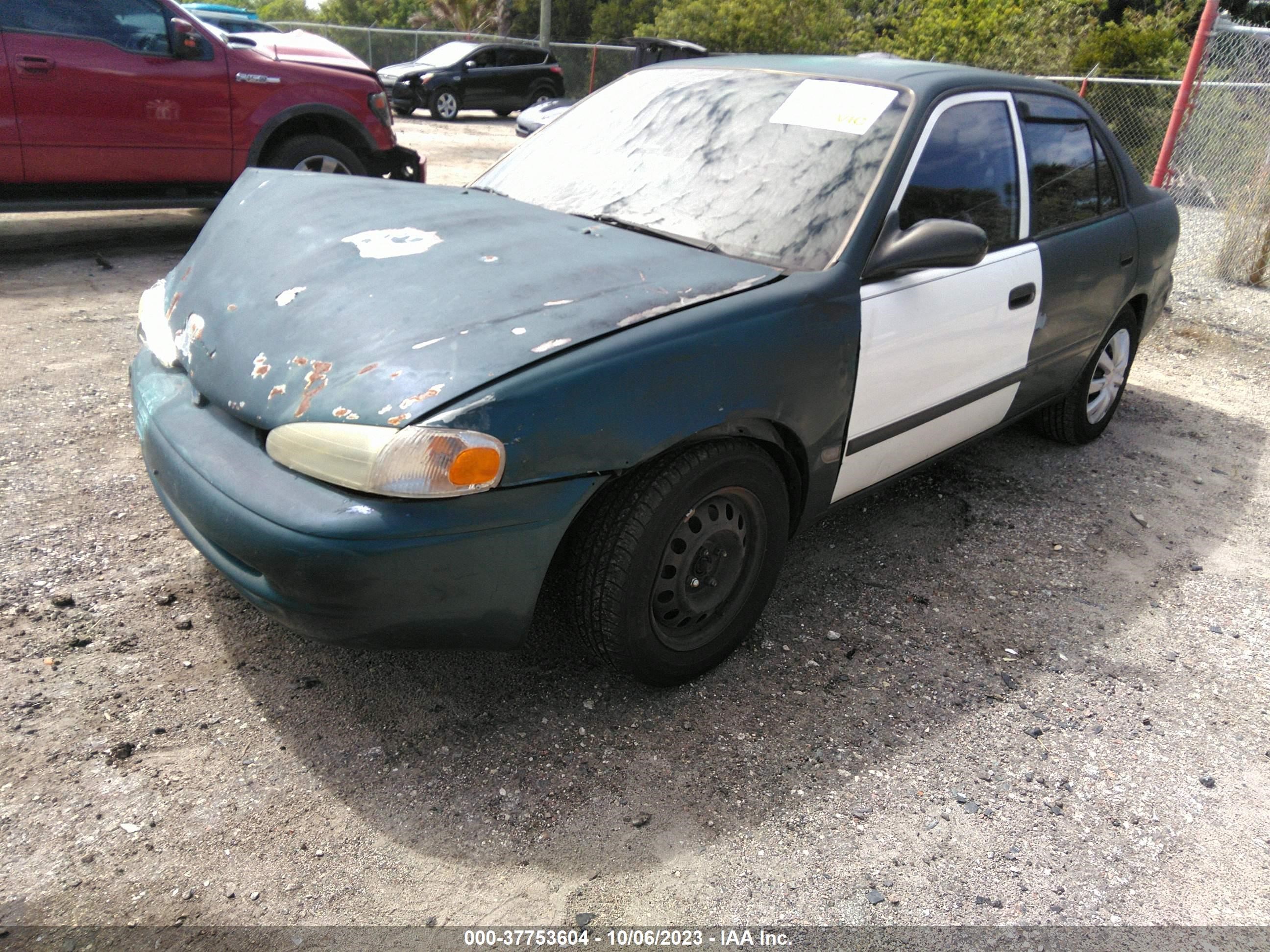 Photo 1 VIN: 1Y1SK5285YZ430841 - CHEVROLET PRIZM 