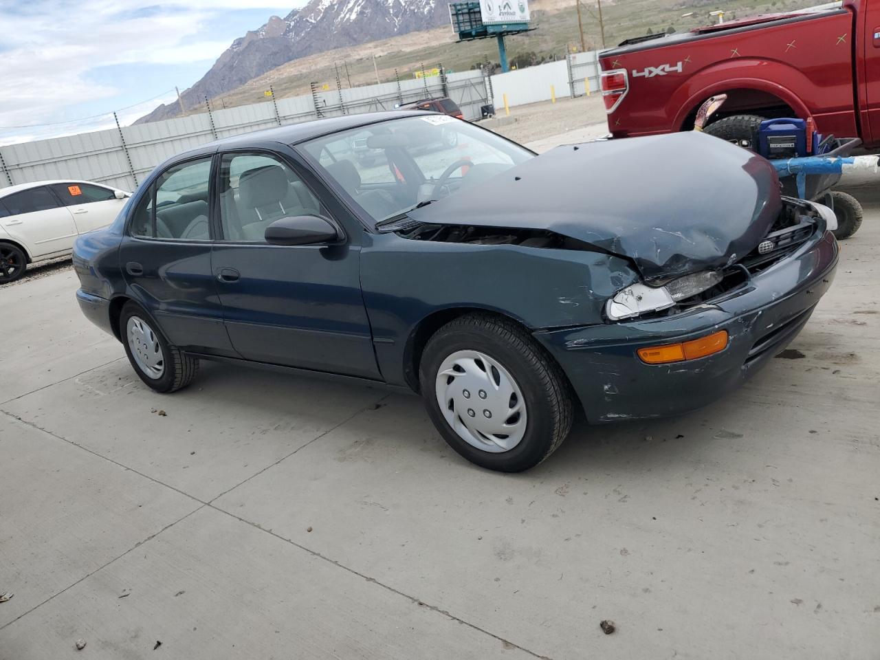 Photo 3 VIN: 1Y1SK528XVZ443015 - GEO PRIZM 