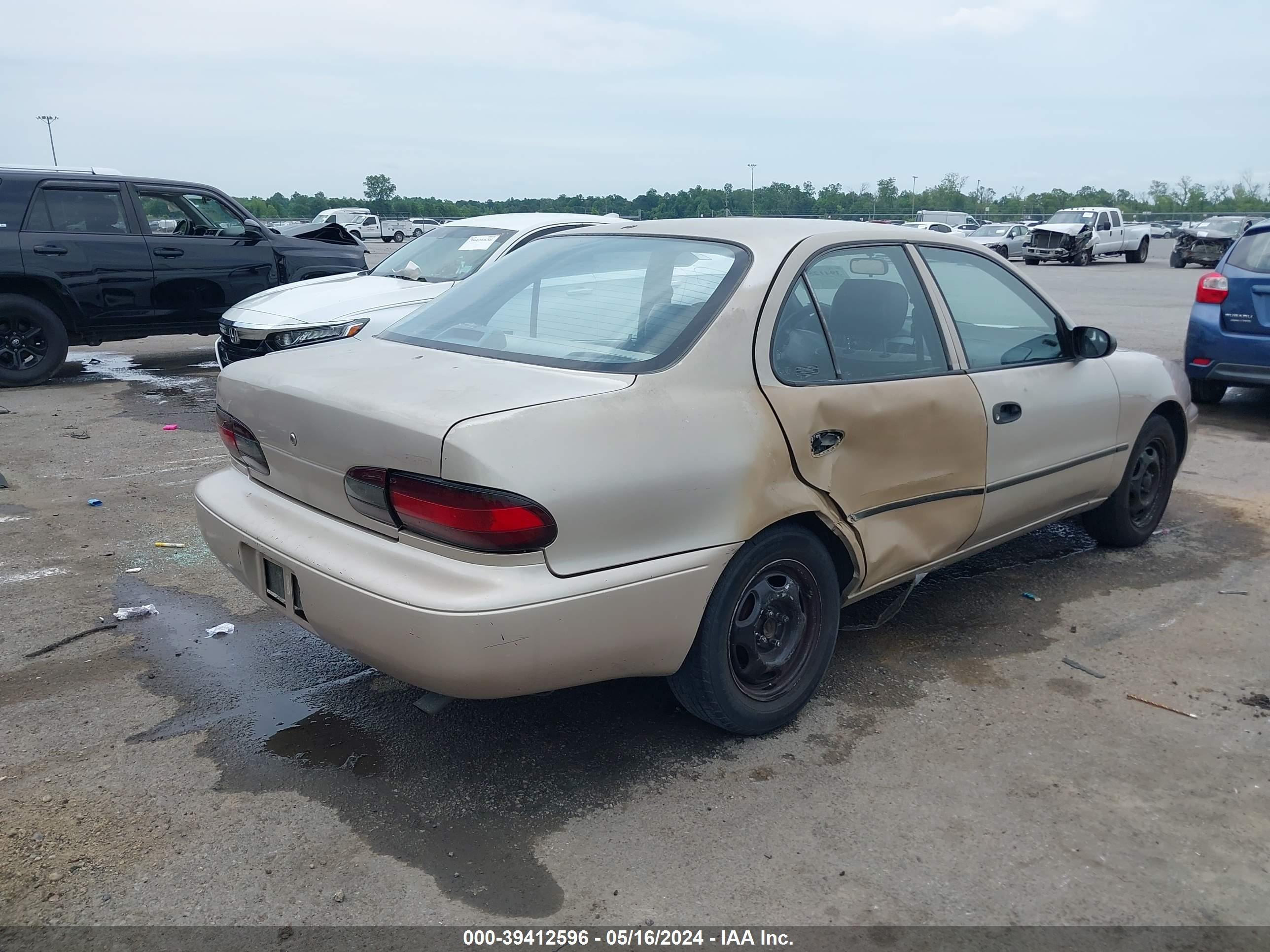 Photo 3 VIN: 1Y1SK5368RZ040525 - GEO PRIZM 