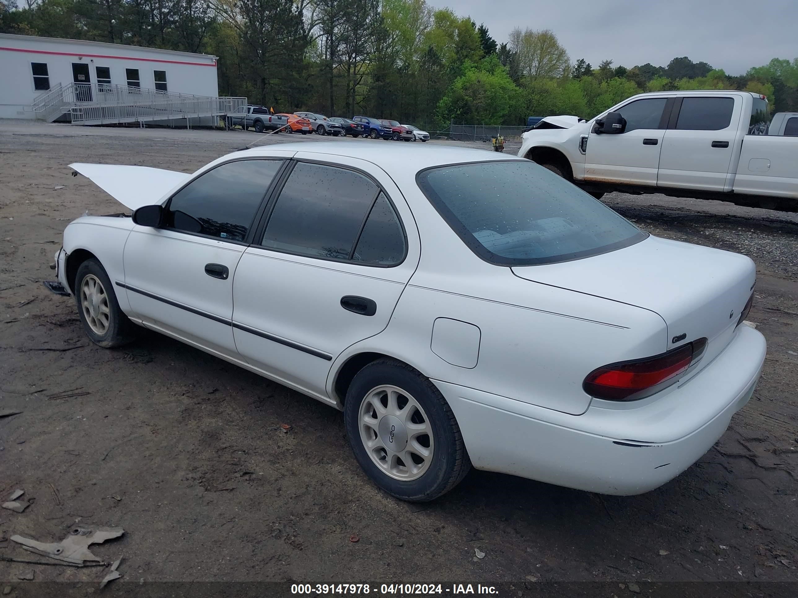 Photo 2 VIN: 1Y1SK5380RZ105269 - GEO PRIZM 