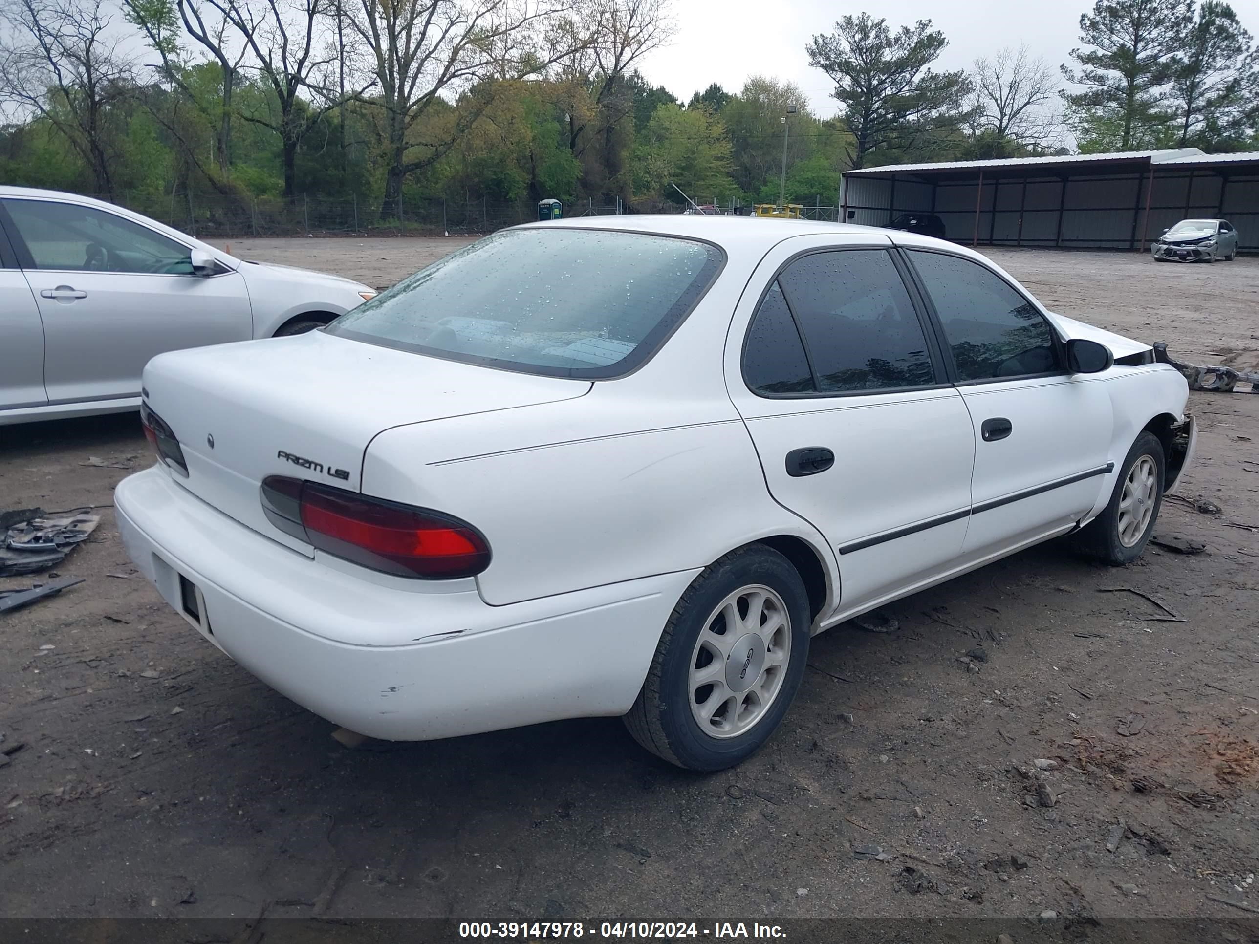 Photo 3 VIN: 1Y1SK5380RZ105269 - GEO PRIZM 