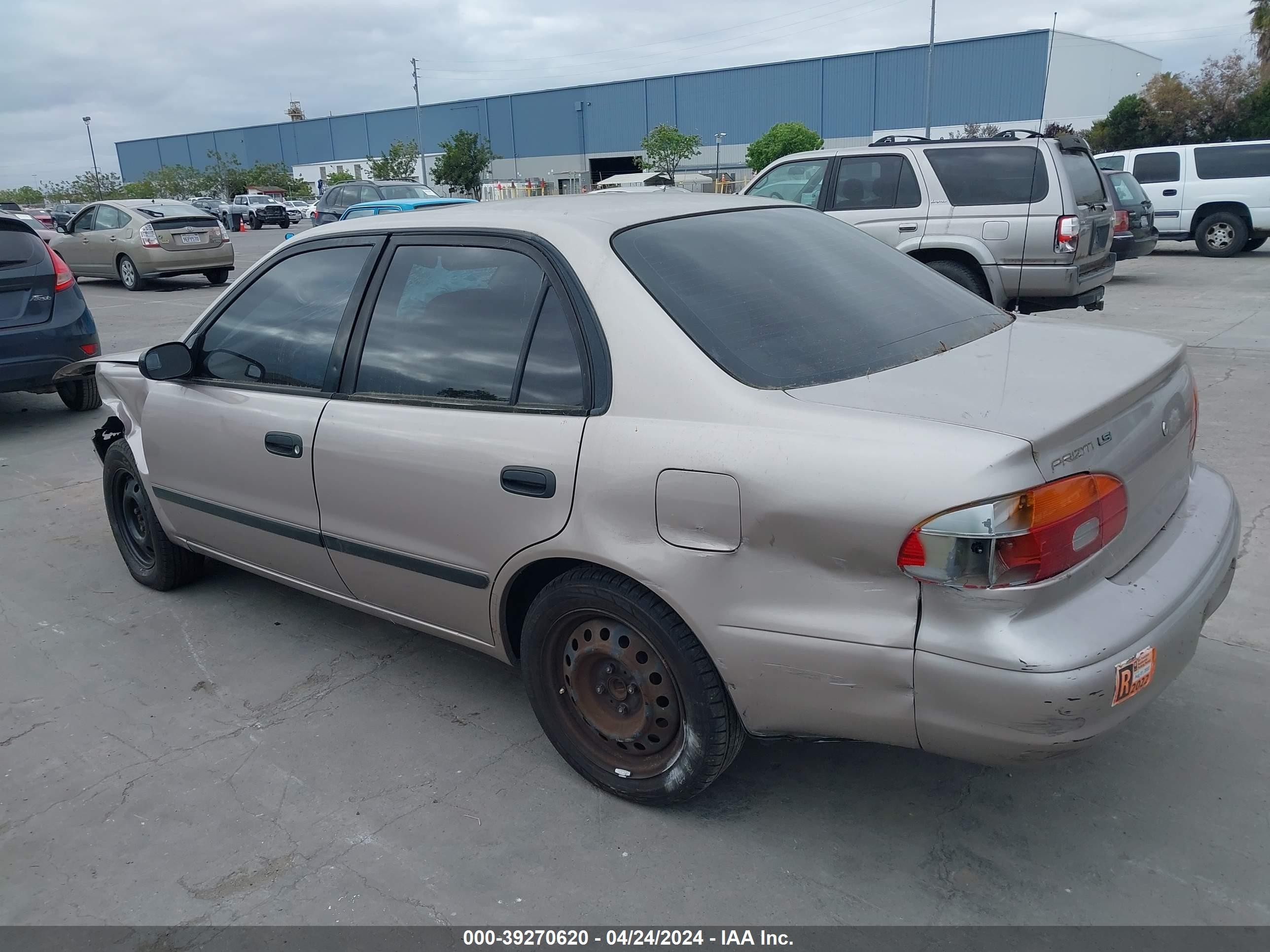 Photo 2 VIN: 1Y1SK5483YZ424159 - CHEVROLET PRIZM 