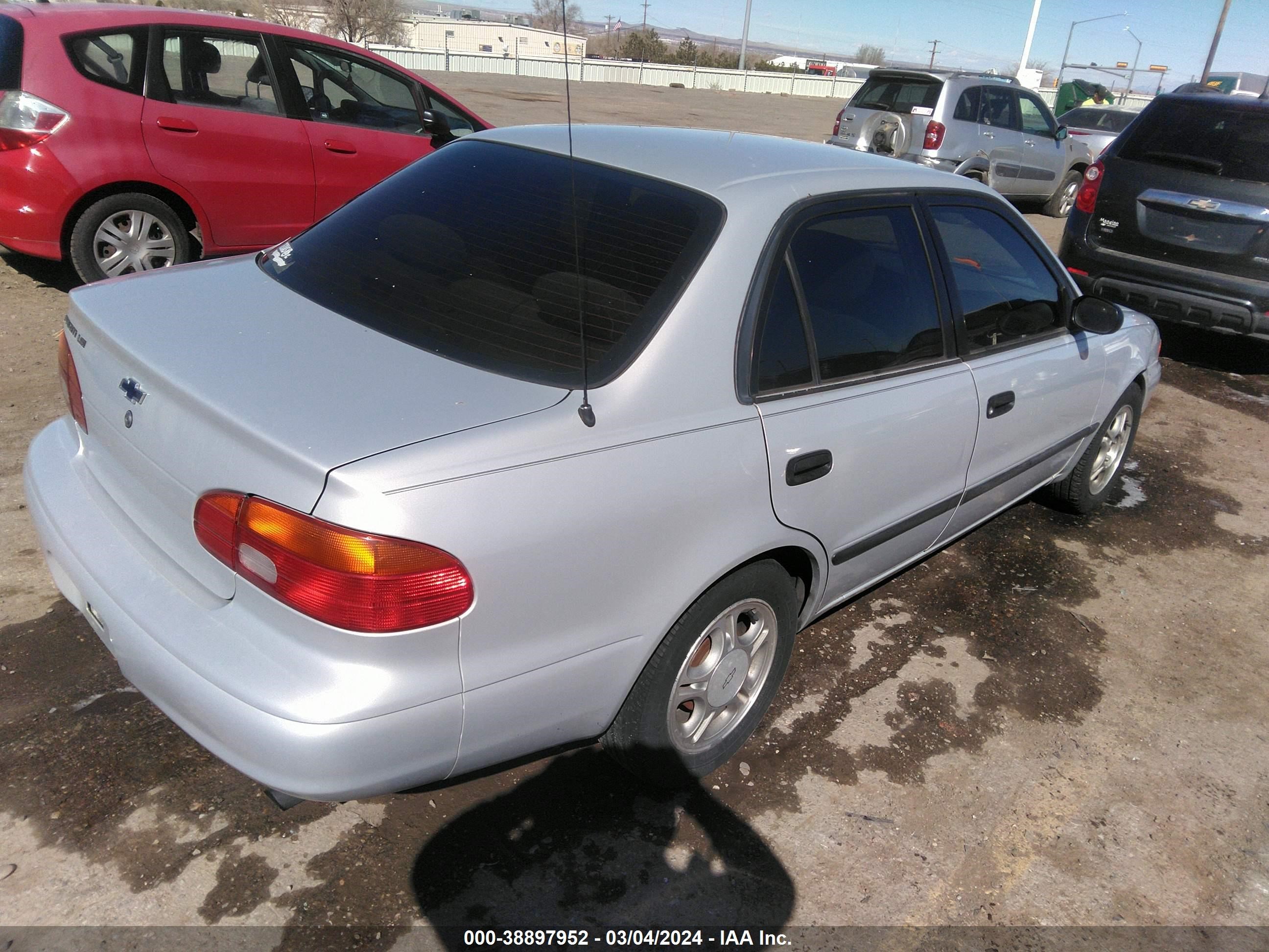 Photo 3 VIN: 1Y1SK5486YZ432451 - CHEVROLET PRIZM 