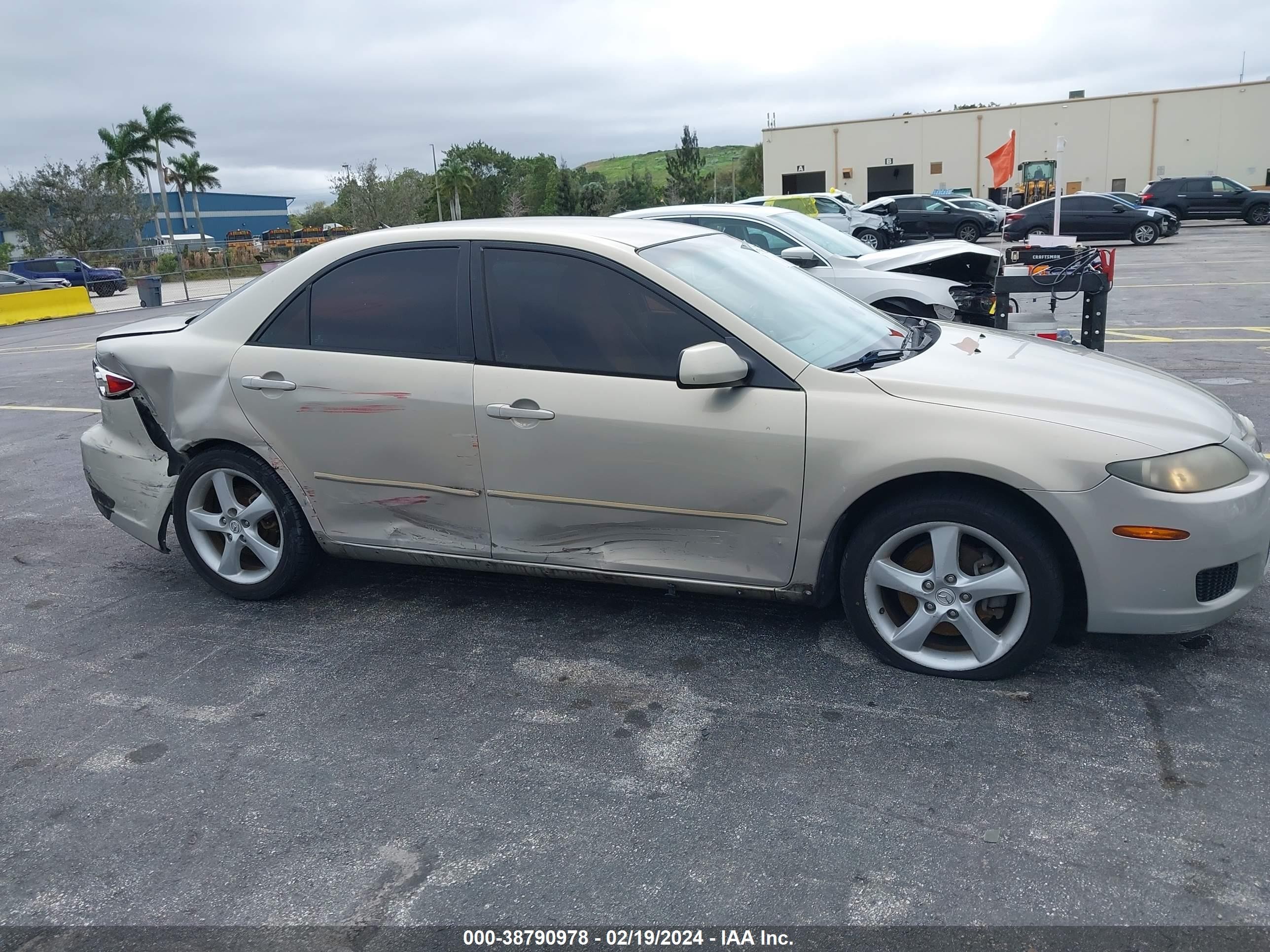 Photo 5 VIN: 1YUWH80275M129722 - MAZDA 6 