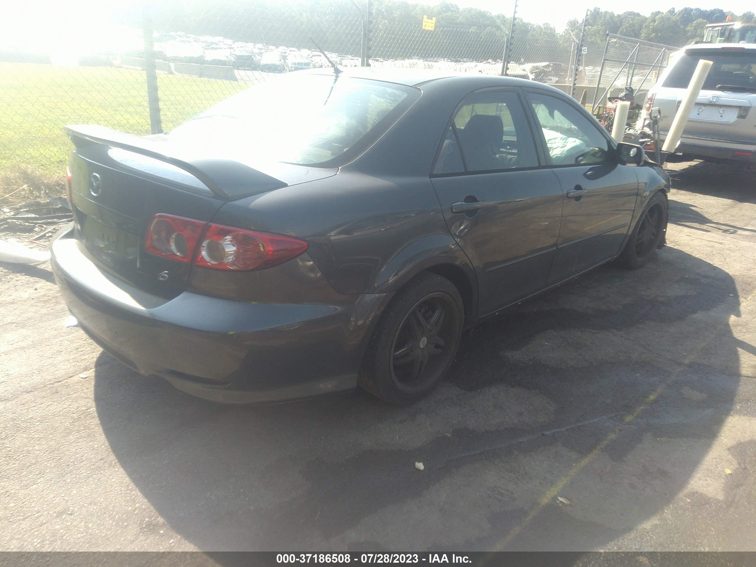 Photo 3 VIN: 1YVFP80C445N85988 - MAZDA 6 