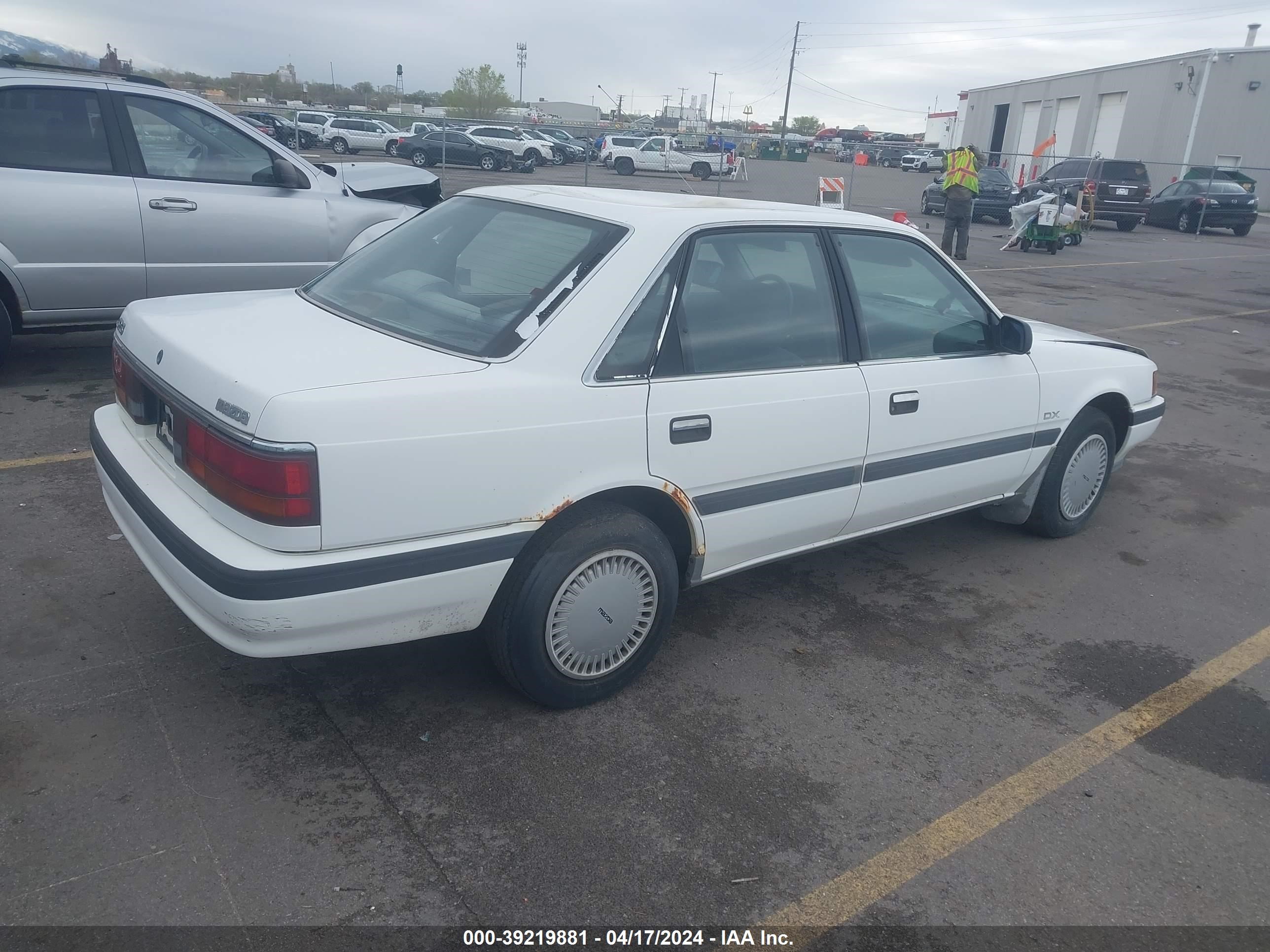 Photo 3 VIN: 1YVGD22B1M5192092 - MAZDA 626 