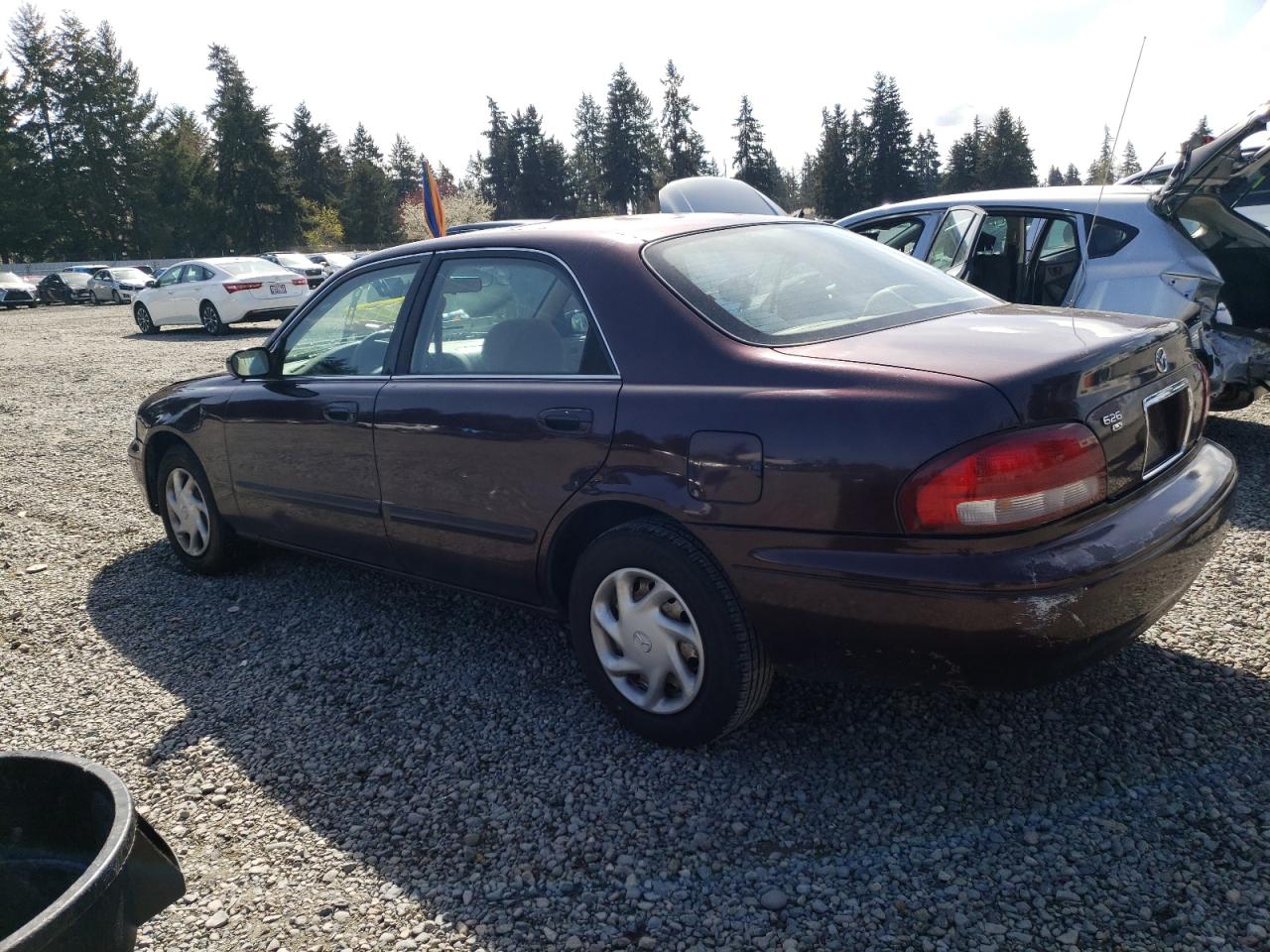 Photo 1 VIN: 1YVGF22CXW5779137 - MAZDA 626 