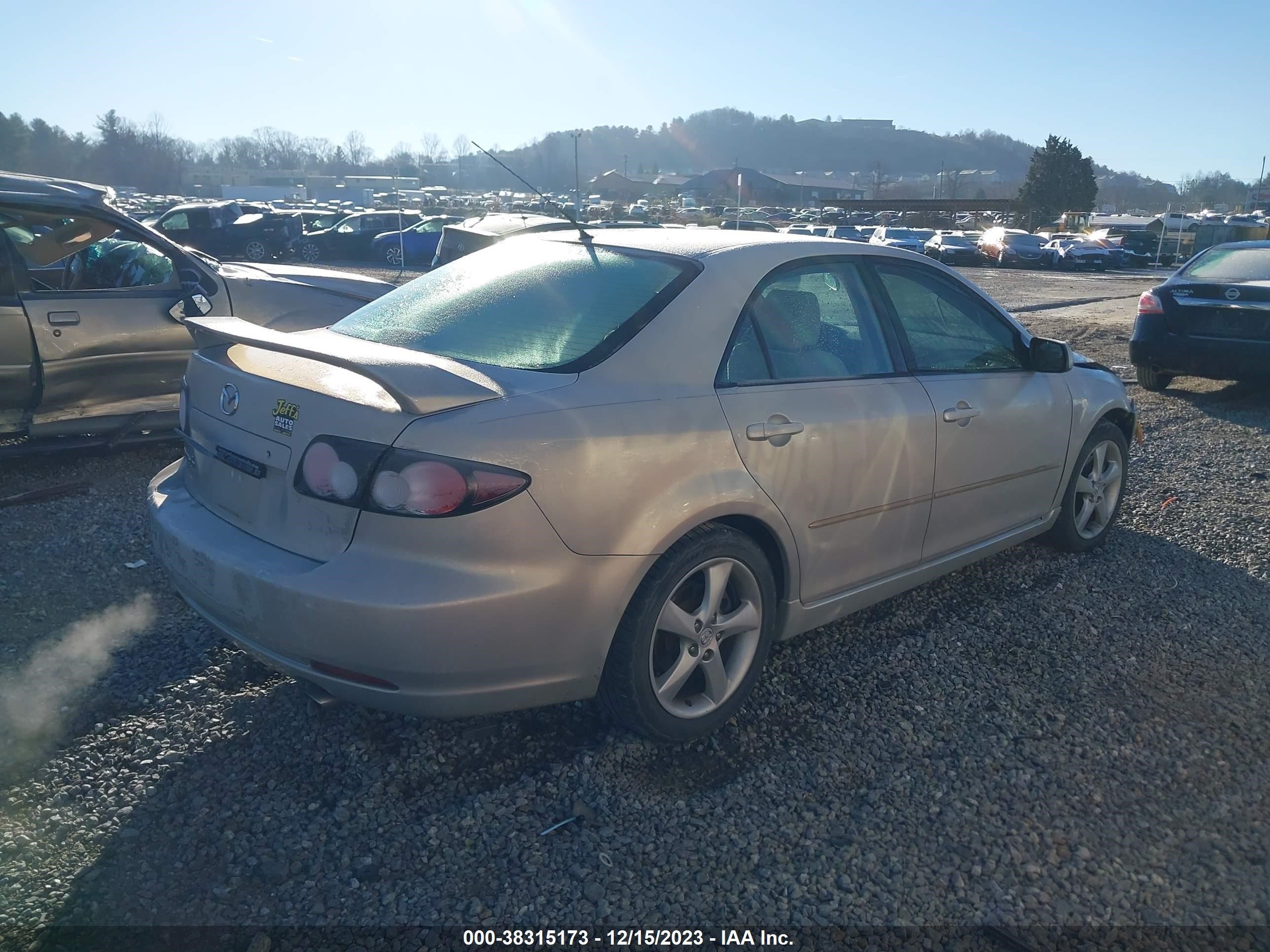 Photo 3 VIN: 1YVHP80C585M48668 - MAZDA 6 