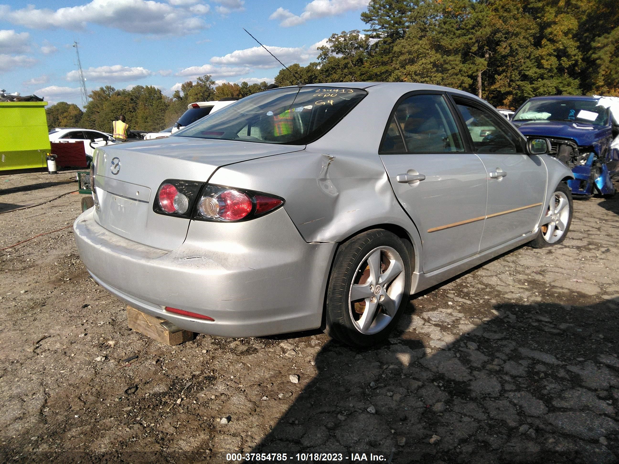 Photo 3 VIN: 1YVHP80C885M33405 - MAZDA 6 