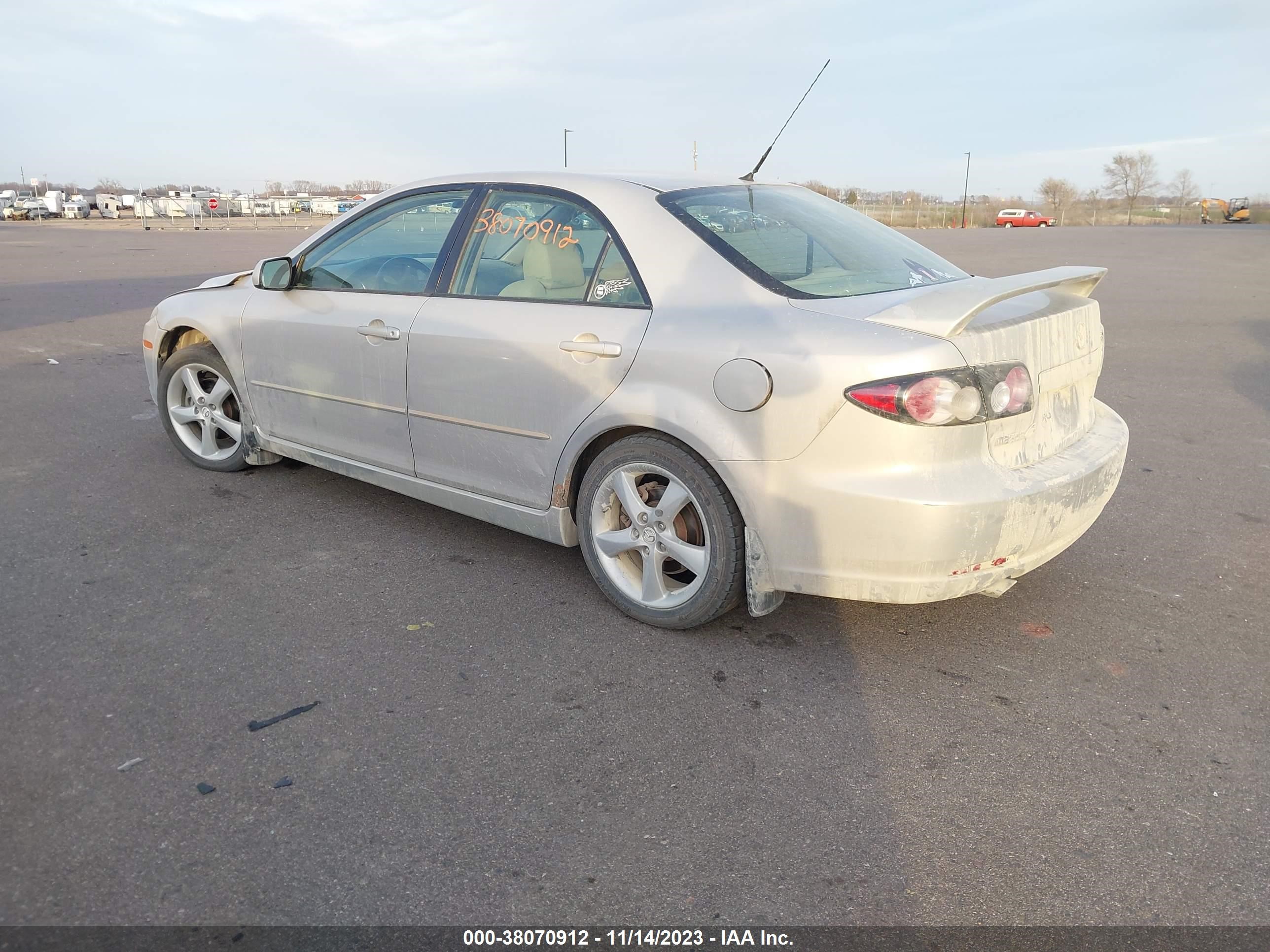 Photo 2 VIN: 1YVHP80CX75M09539 - MAZDA 6 