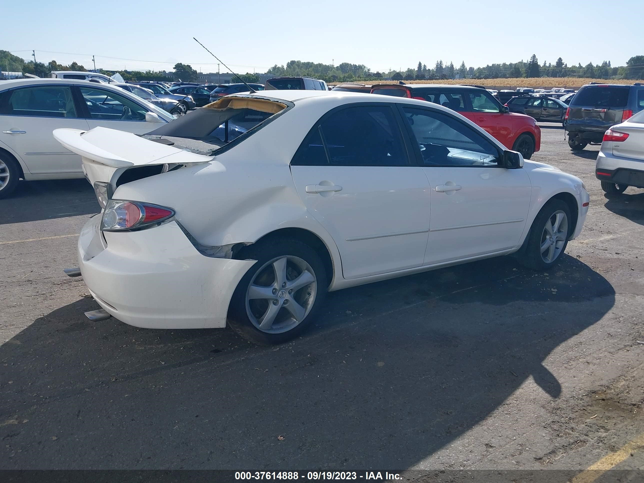 Photo 3 VIN: 1YVHP80D065M61107 - MAZDA 6 