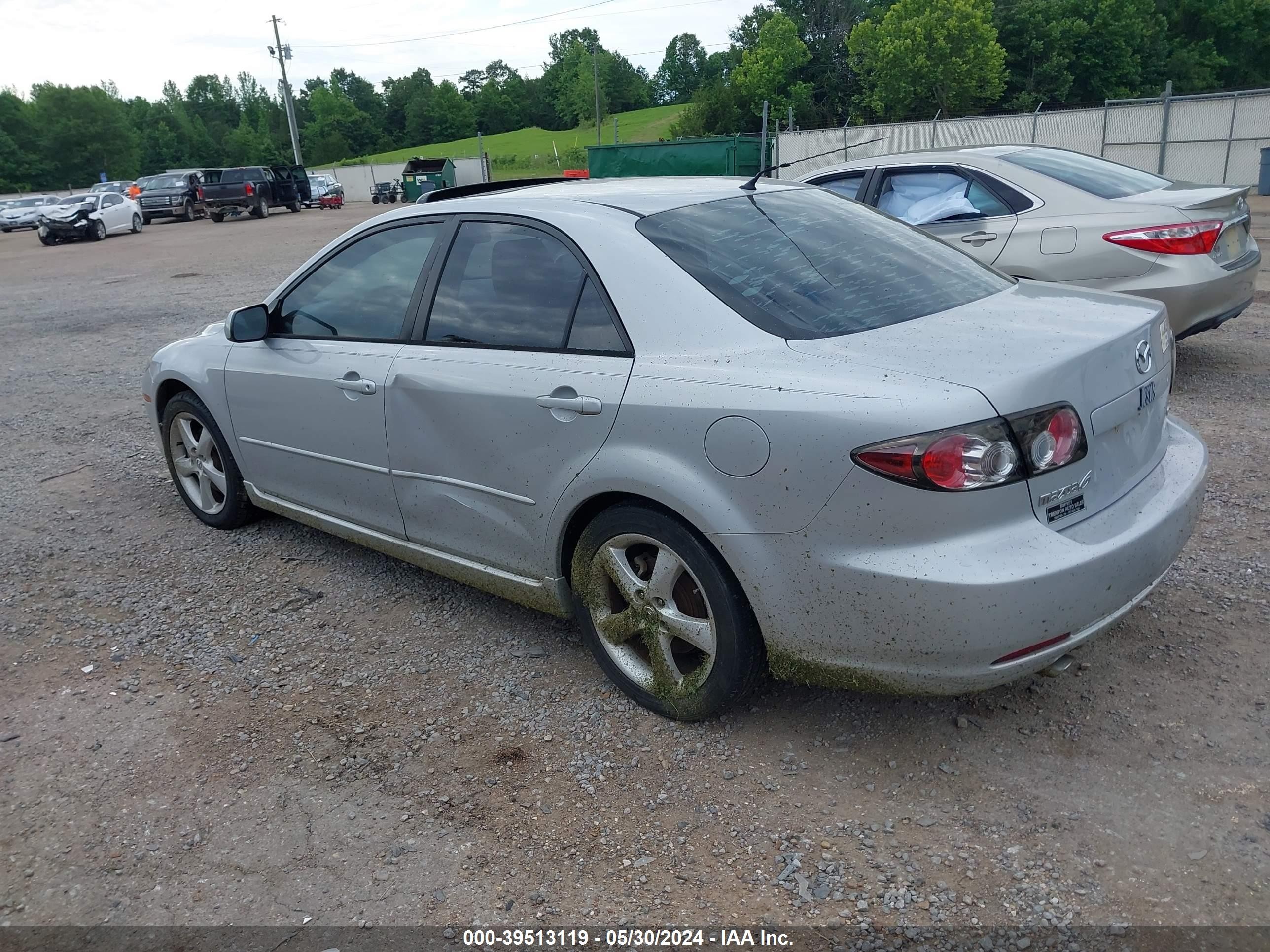 Photo 2 VIN: 1YVHP80D175M13407 - MAZDA 6 