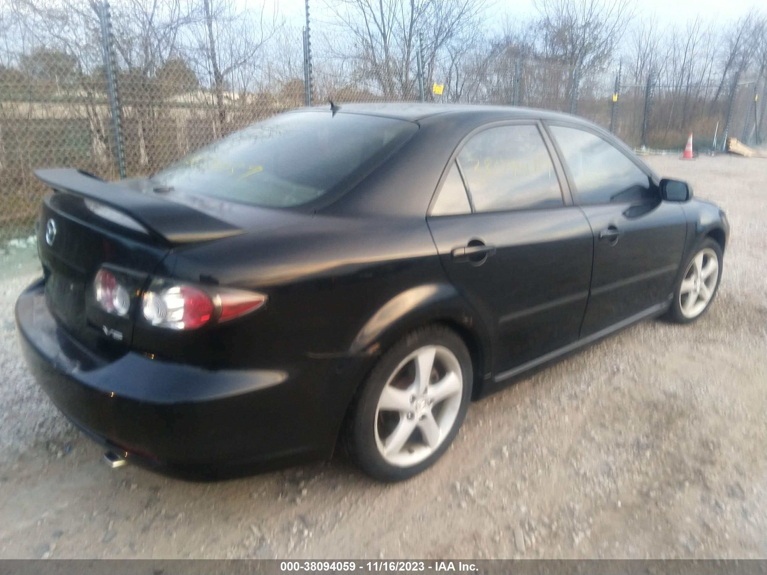 Photo 3 VIN: 1YVHP80DX75M01871 - MAZDA 6 