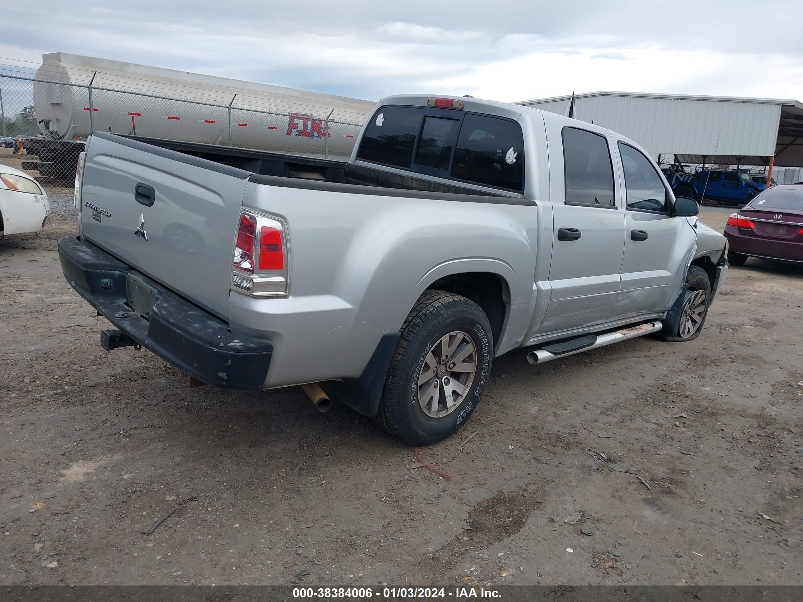 Photo 3 VIN: 1Z7HC28K27S109607 - MITSUBISHI RAIDER 