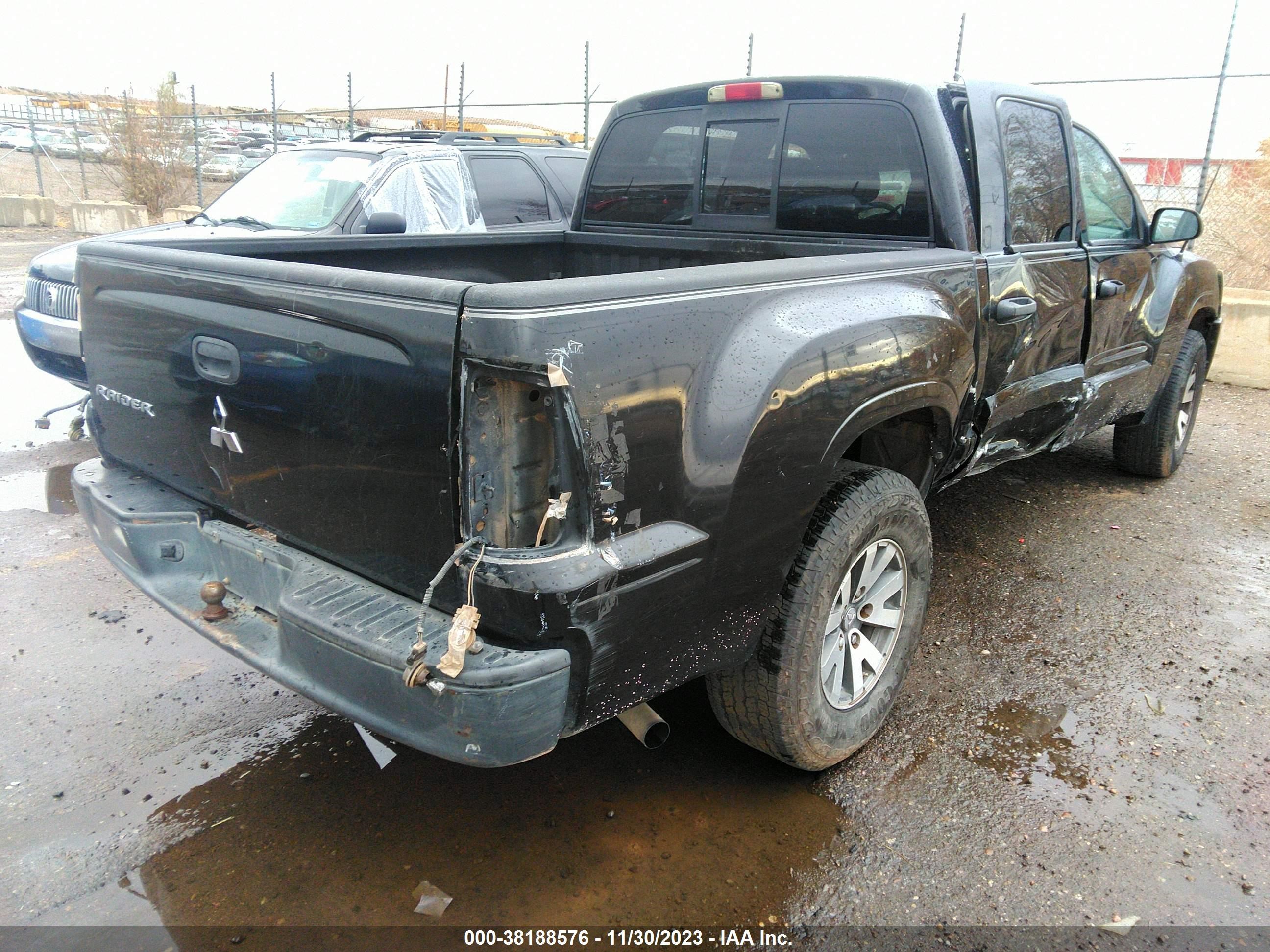 Photo 3 VIN: 1Z7HC28K28S620381 - MITSUBISHI RAIDER 