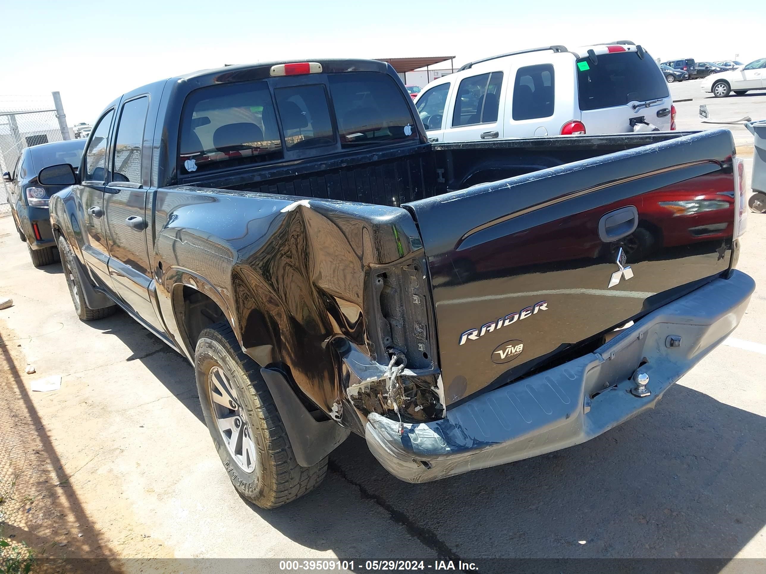 Photo 2 VIN: 1Z7HC28K68S609951 - MITSUBISHI RAIDER 