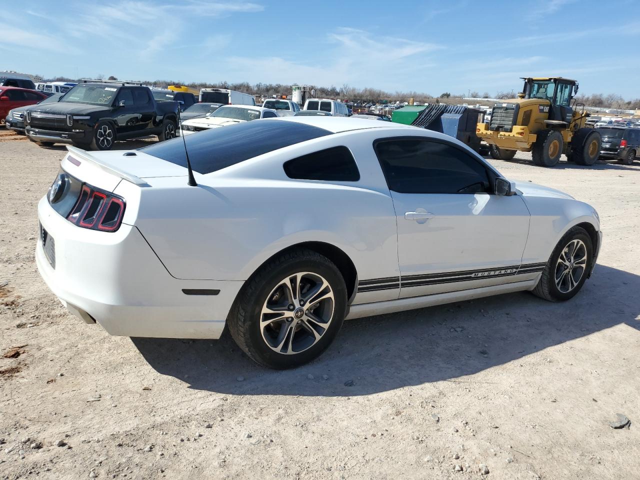 Photo 2 VIN: 1ZVBP8AM0E5277887 - FORD MUSTANG 