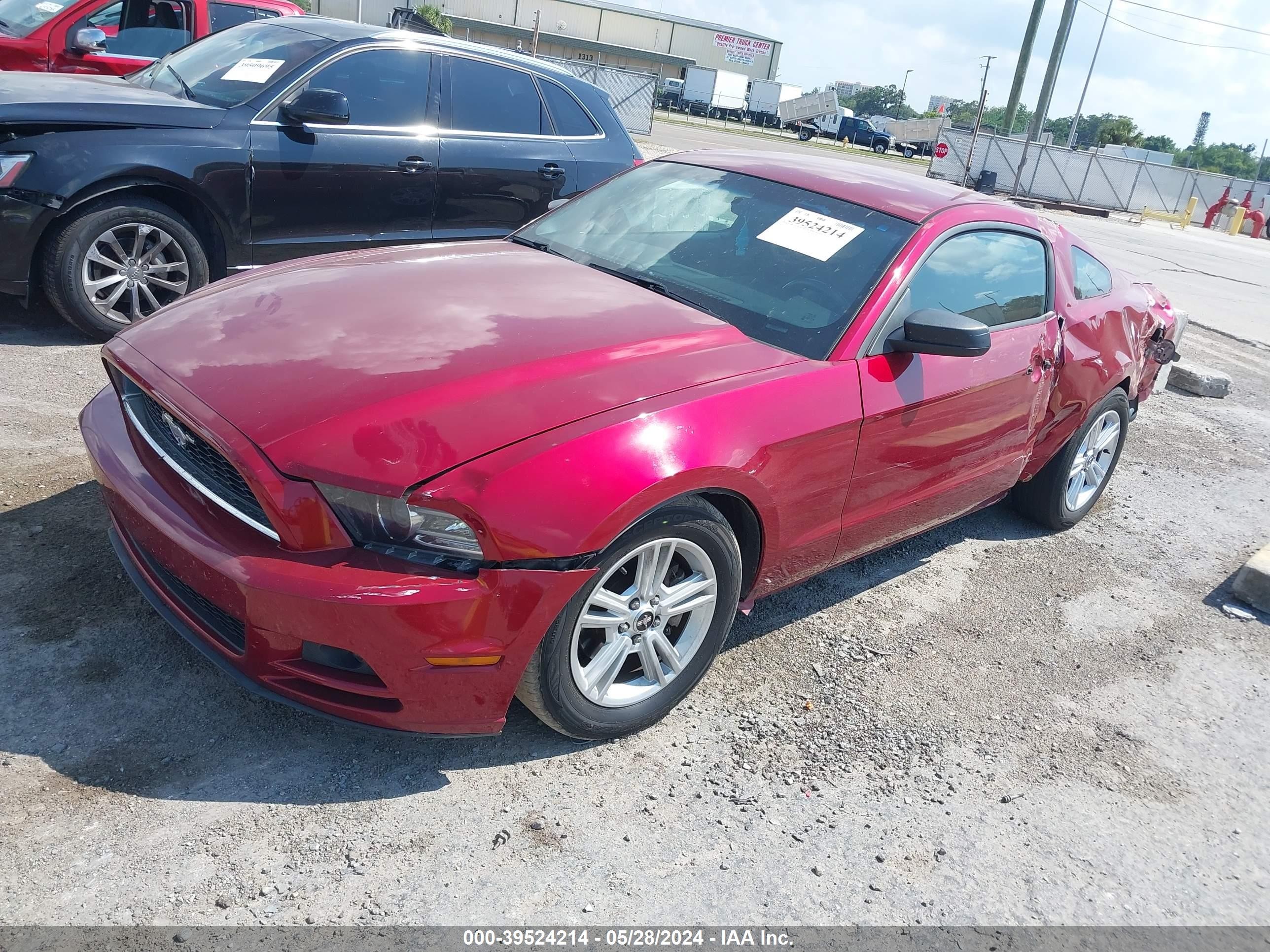 Photo 1 VIN: 1ZVBP8AM0E5298545 - FORD MUSTANG 