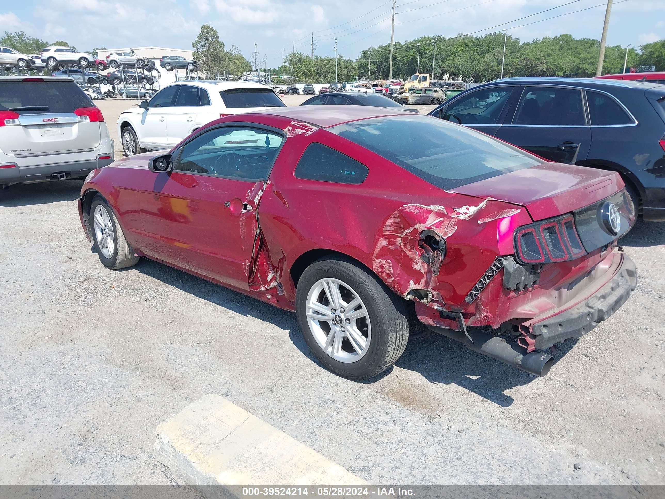 Photo 2 VIN: 1ZVBP8AM0E5298545 - FORD MUSTANG 