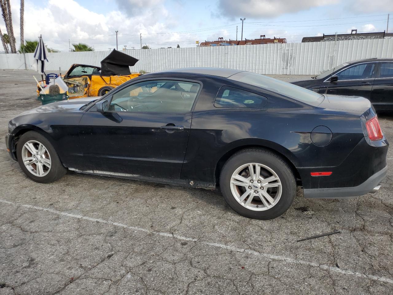 Photo 1 VIN: 1ZVBP8AM1C5256690 - FORD MUSTANG 