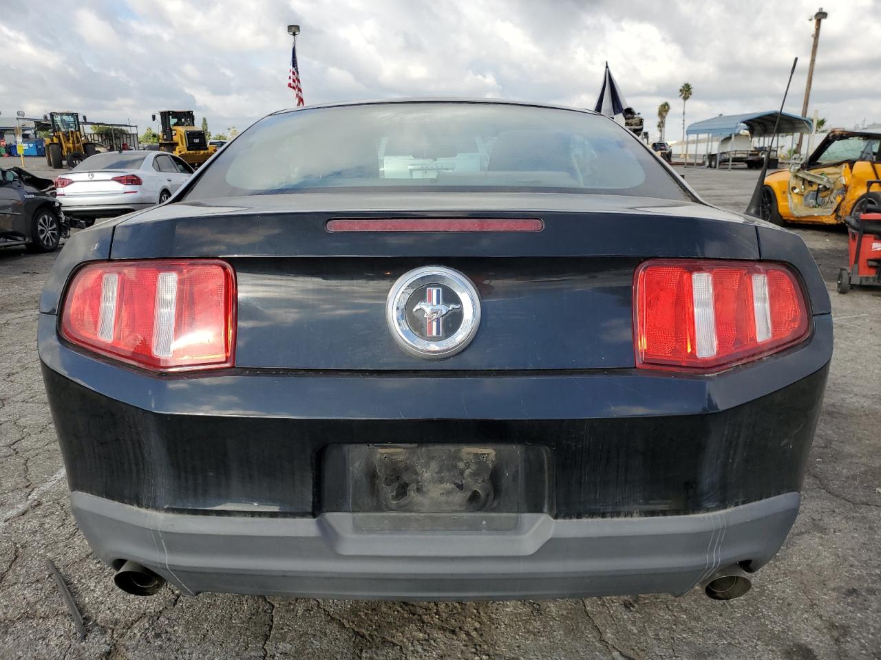 Photo 5 VIN: 1ZVBP8AM1C5256690 - FORD MUSTANG 