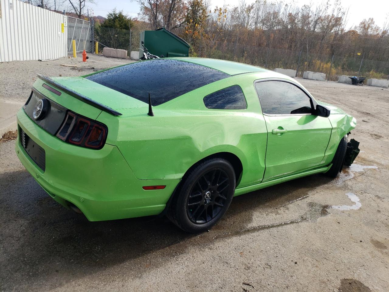 Photo 2 VIN: 1ZVBP8AM1E5262833 - FORD MUSTANG 