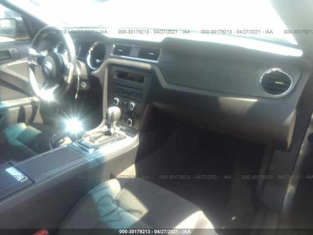 Photo 4 VIN: 1ZVBP8AM1E5269622 - FORD MUSTANG 