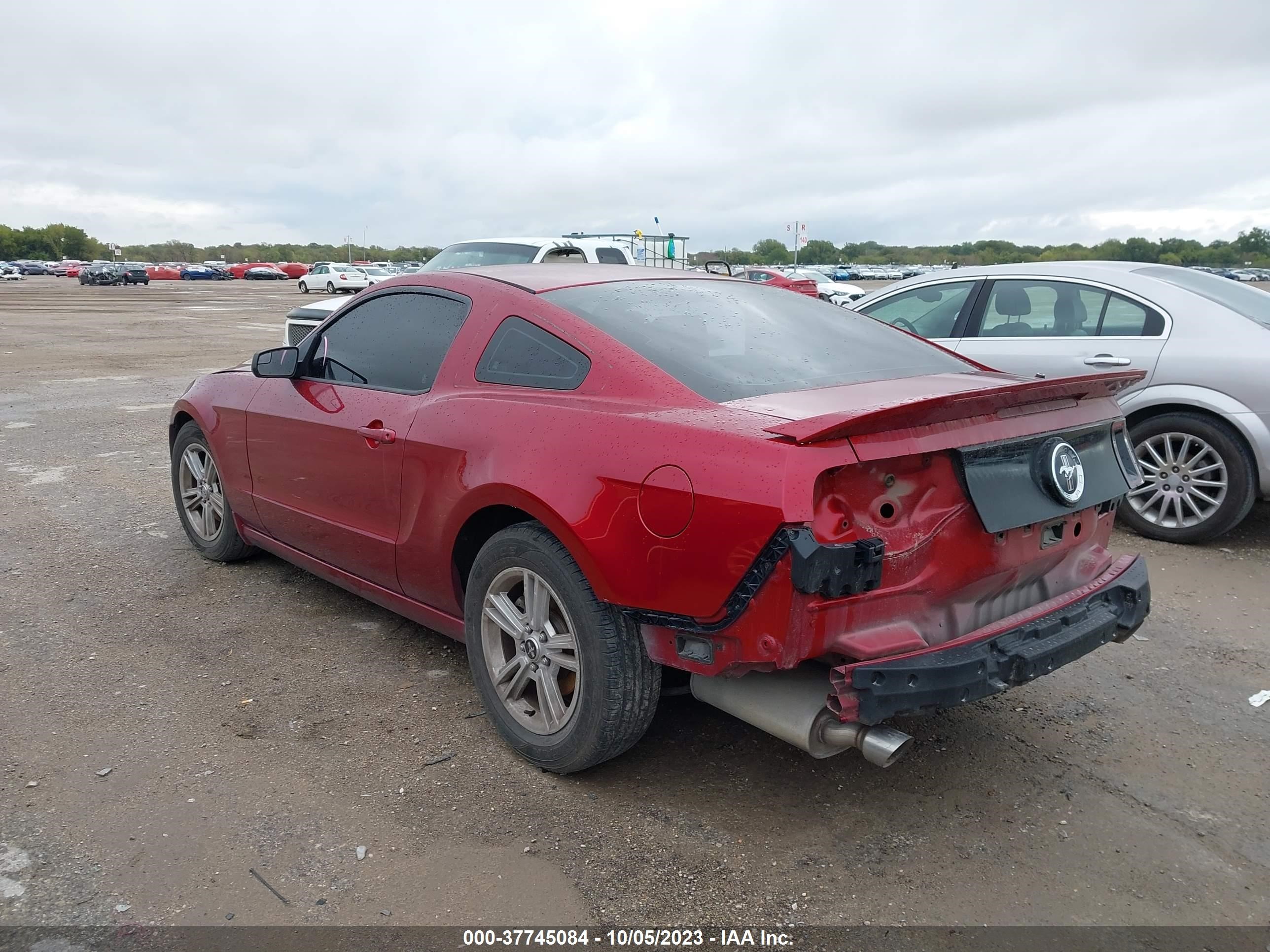 Photo 2 VIN: 1ZVBP8AM1E5275324 - FORD MUSTANG 